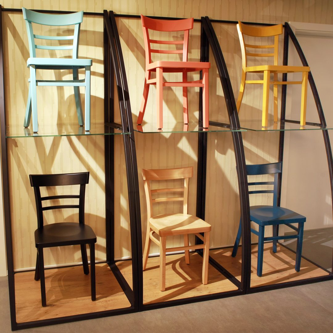 einrichtungsdesign24 Küchenstuhl Küchenstuhl Laura farbiger Holzstuhl Esstisch Esszimmer Retro Vintage, Gestell Massivholz