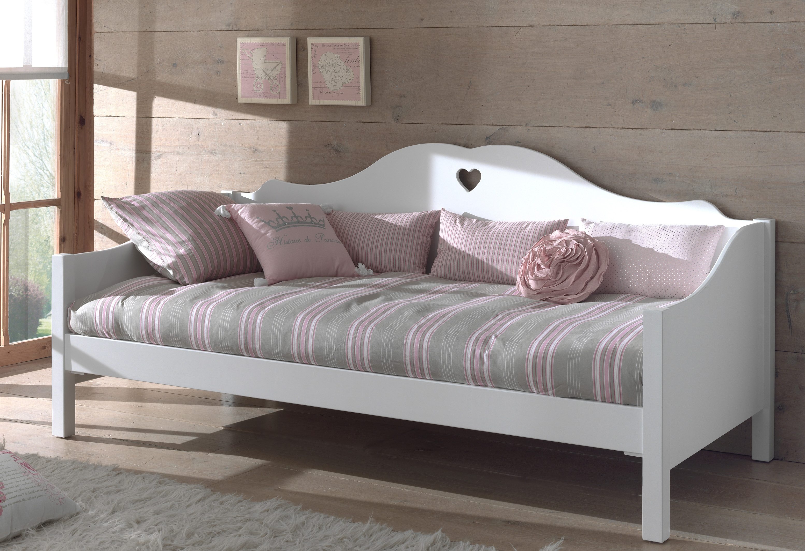 Vipack Bett »Amori«, Süßes Kojenbett mit geschwungenem Rück- und  Seitenteilen und mit herzförmigen Ausschnitten. online kaufen | OTTO