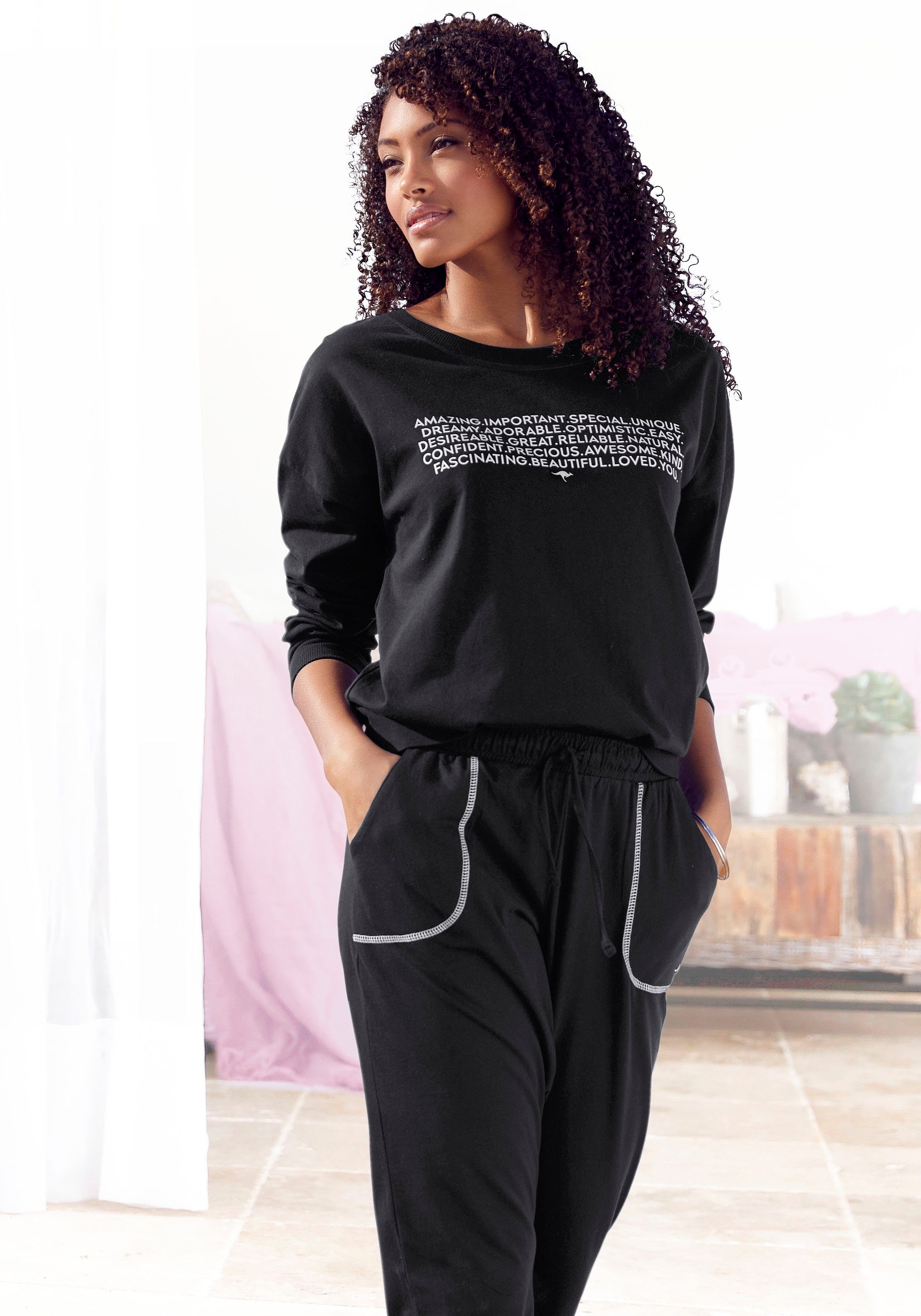 KangaROOS Pyjama (Set, 2 tlg) mit Slogan-Frontdruck