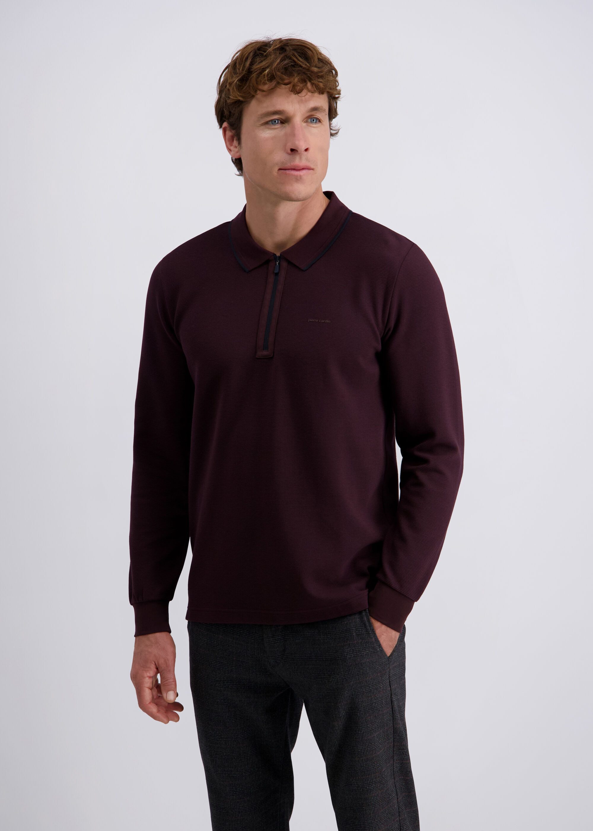 V-Ausschnitt-Pullover