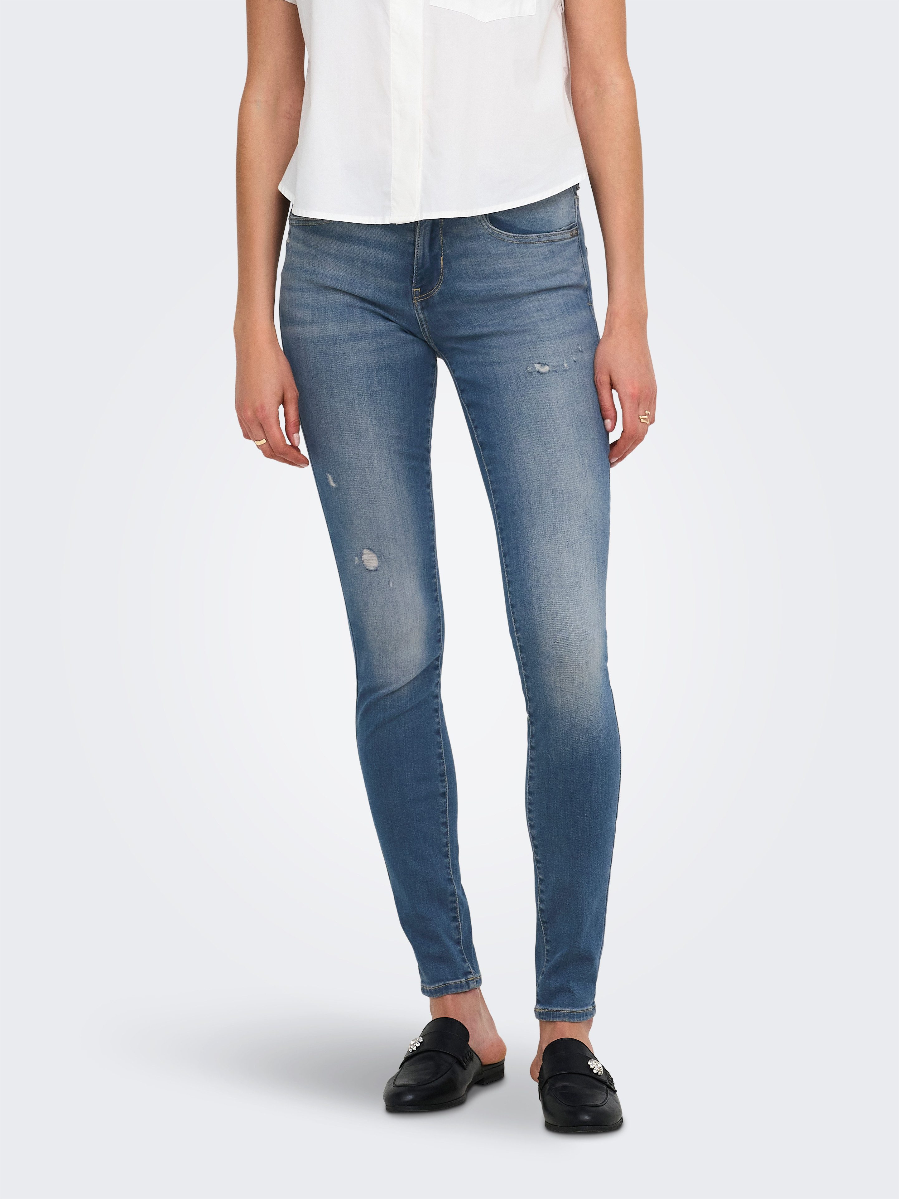 ONLY Skinny-fit-Jeans ONLBLUSH MW SK DET DES BACK EMB DNM Baumwollmischung, Destroyed Details, Stickerei an Gesäßtasche