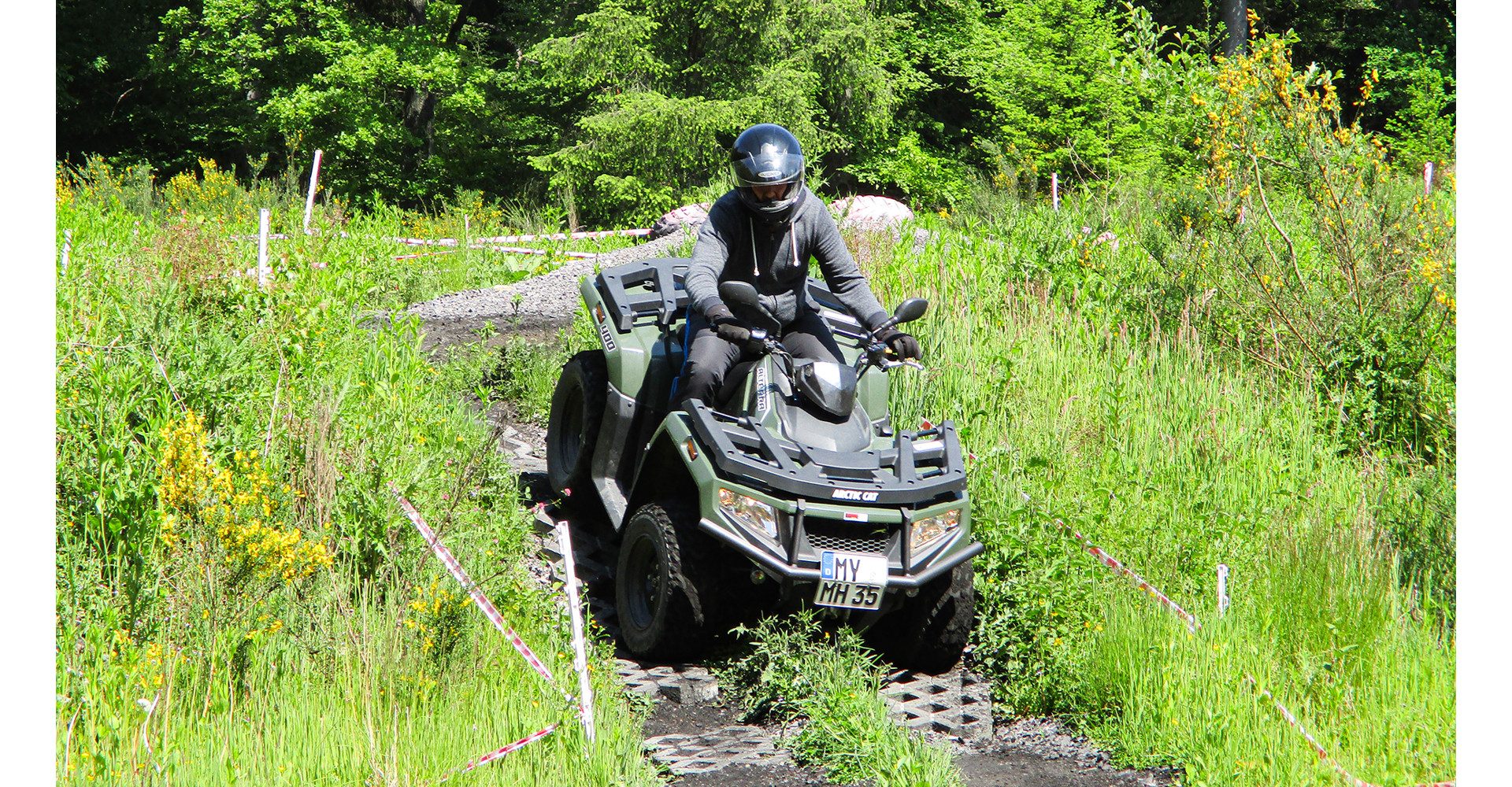 Jochen Schweizer Erlebnisgutschein Quad On- & Offroad Tour am Nürburgring, Cooles Gefährt – heiße Strecke!