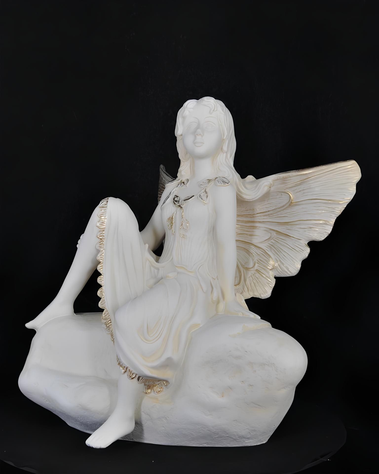 JVmoebel Engelfigur Elfenfigur auf Stein mit filigranen Flügeln als Dekoration (Engelfigur), Made in Europa