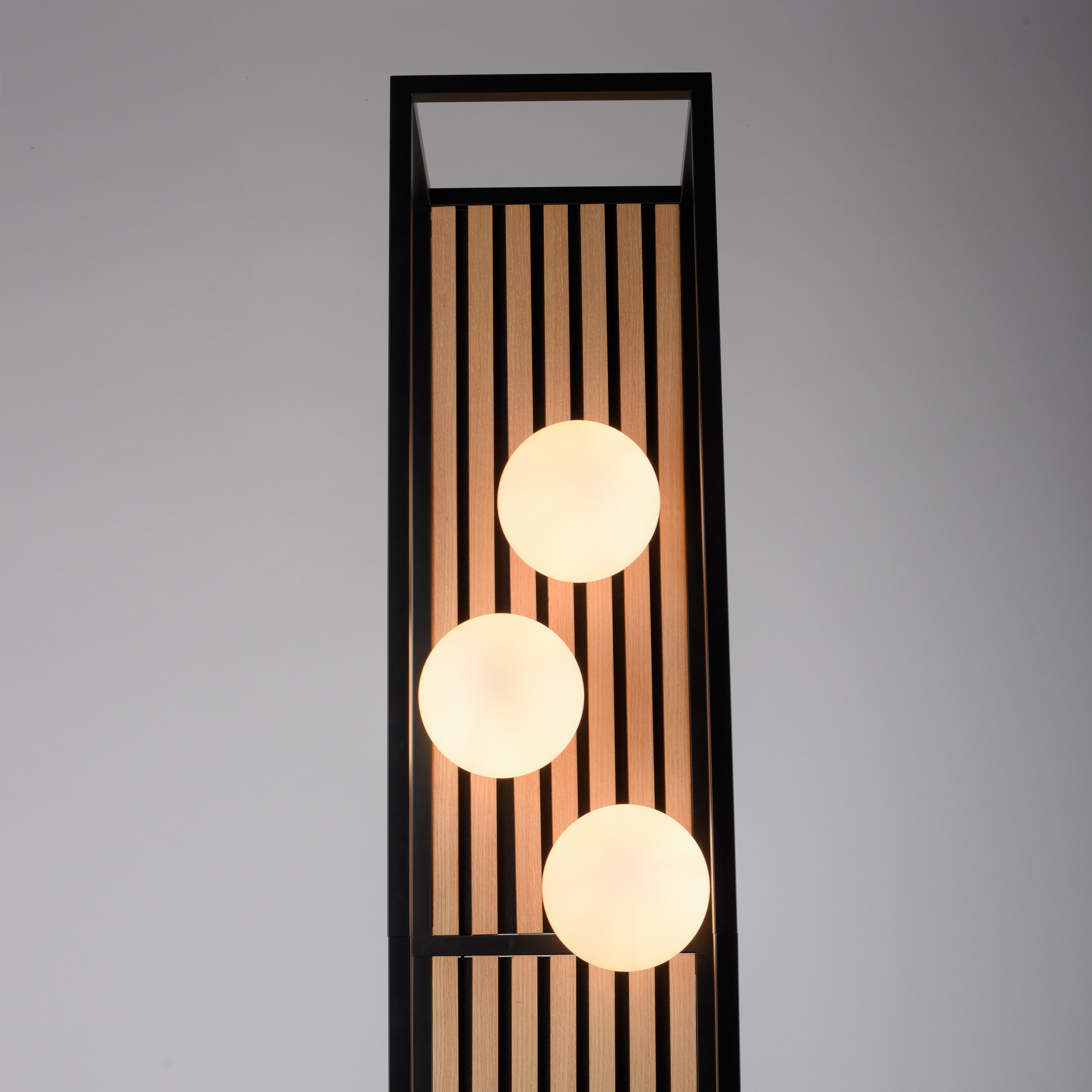 OTTO home Stehlampe Evinnia Akustikpaneele mit Glaskugeln, Ein-/Ausschalter, ohne Leuchtmittel, Leuchtmittel wechselbar, Warmweiß, Holz, Akustik, Paneele, Glas, – Bild 4 von 5