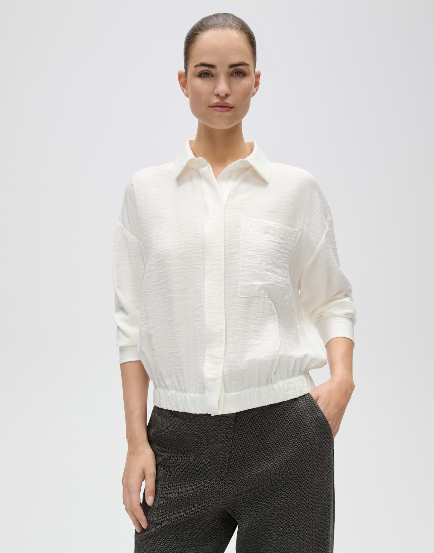 OPUS Hemdbluse Frace aus fließender Webware Lockere Passform für stilvolle und bequeme Alltagslooks