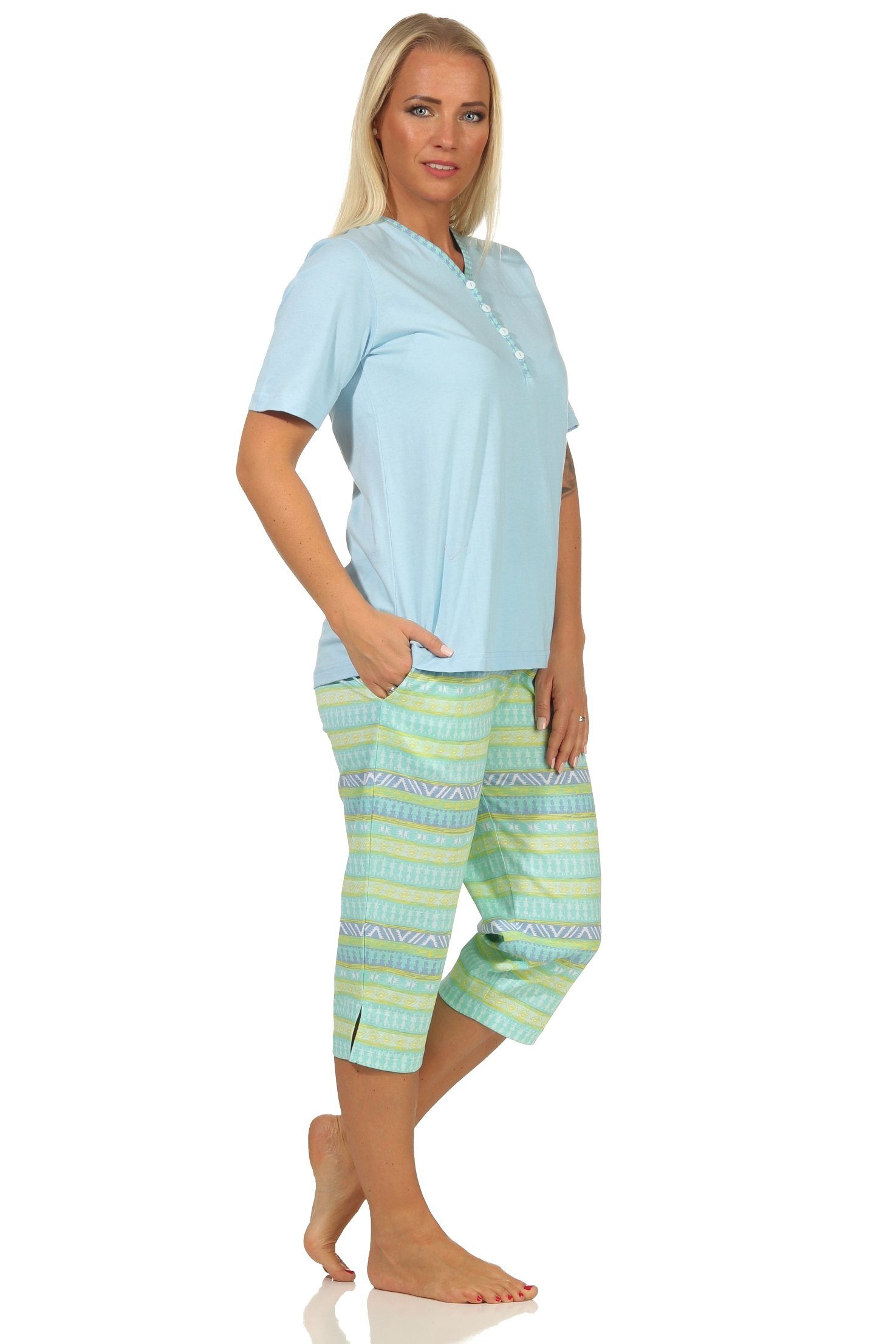 Normann Pyjama Damen Schlafanzug mit Ethnolook hellblau kurzarm im Capri-Hose Pyjama