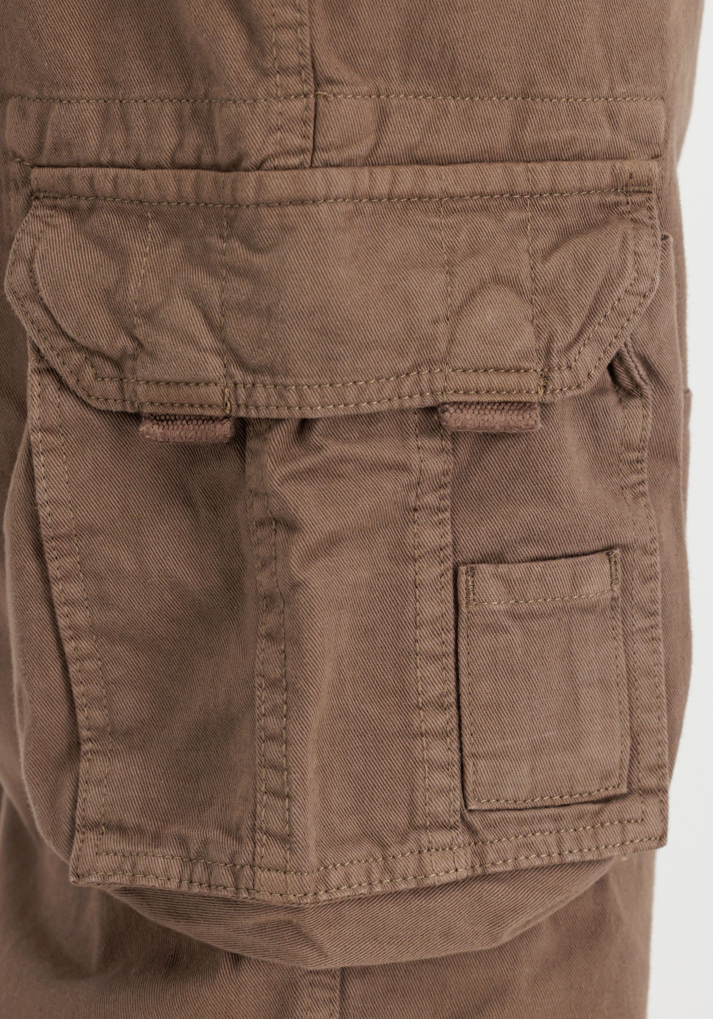 Alpha Industries Cargohose Jet Pant mit seitlichen Cargotaschen und Kordelzug am Beinabschluss