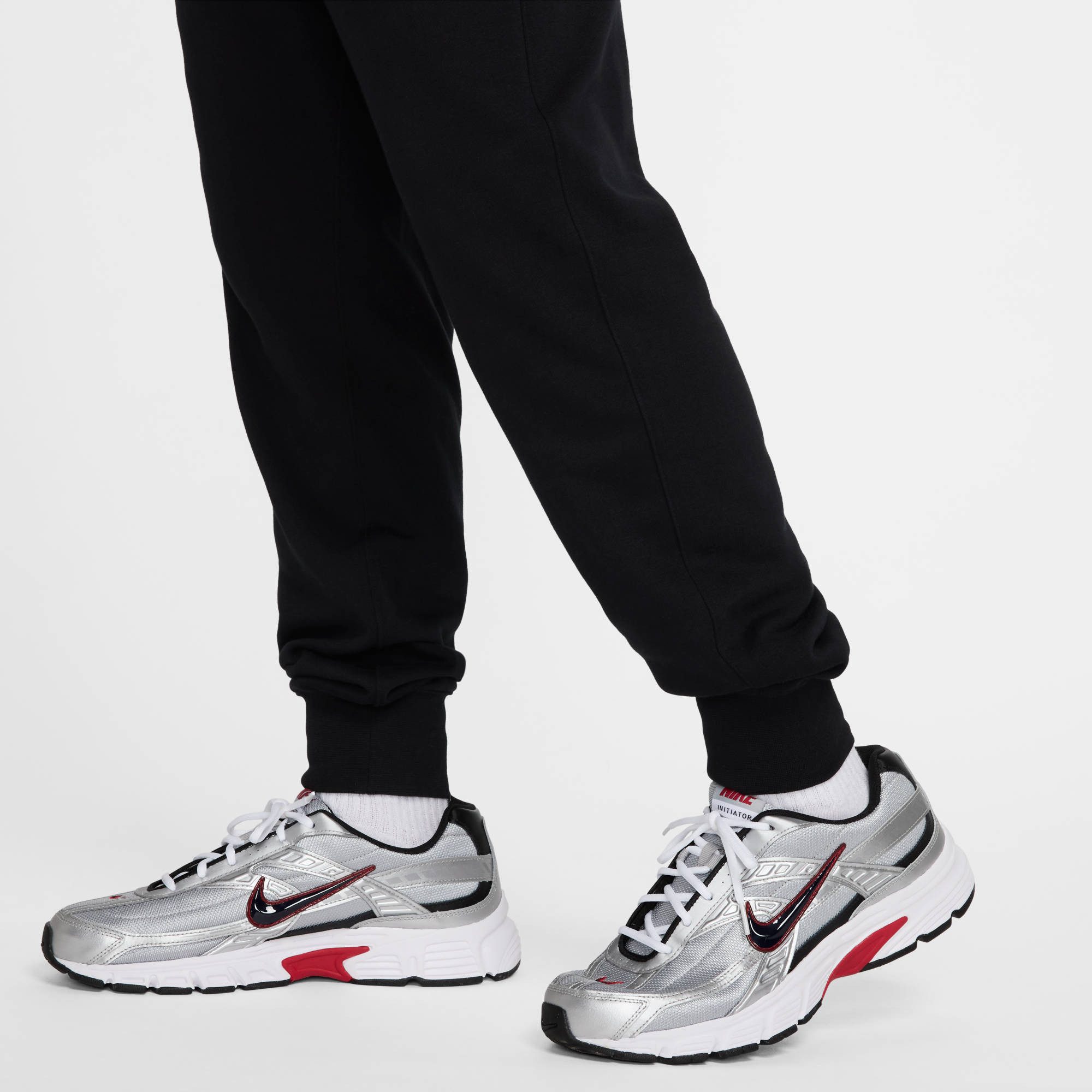 Nike Sportswear Sporthose M NK CLUB FT JOGGER mit Eingrifftaschen und Gesäßtasche mit Druckknopf