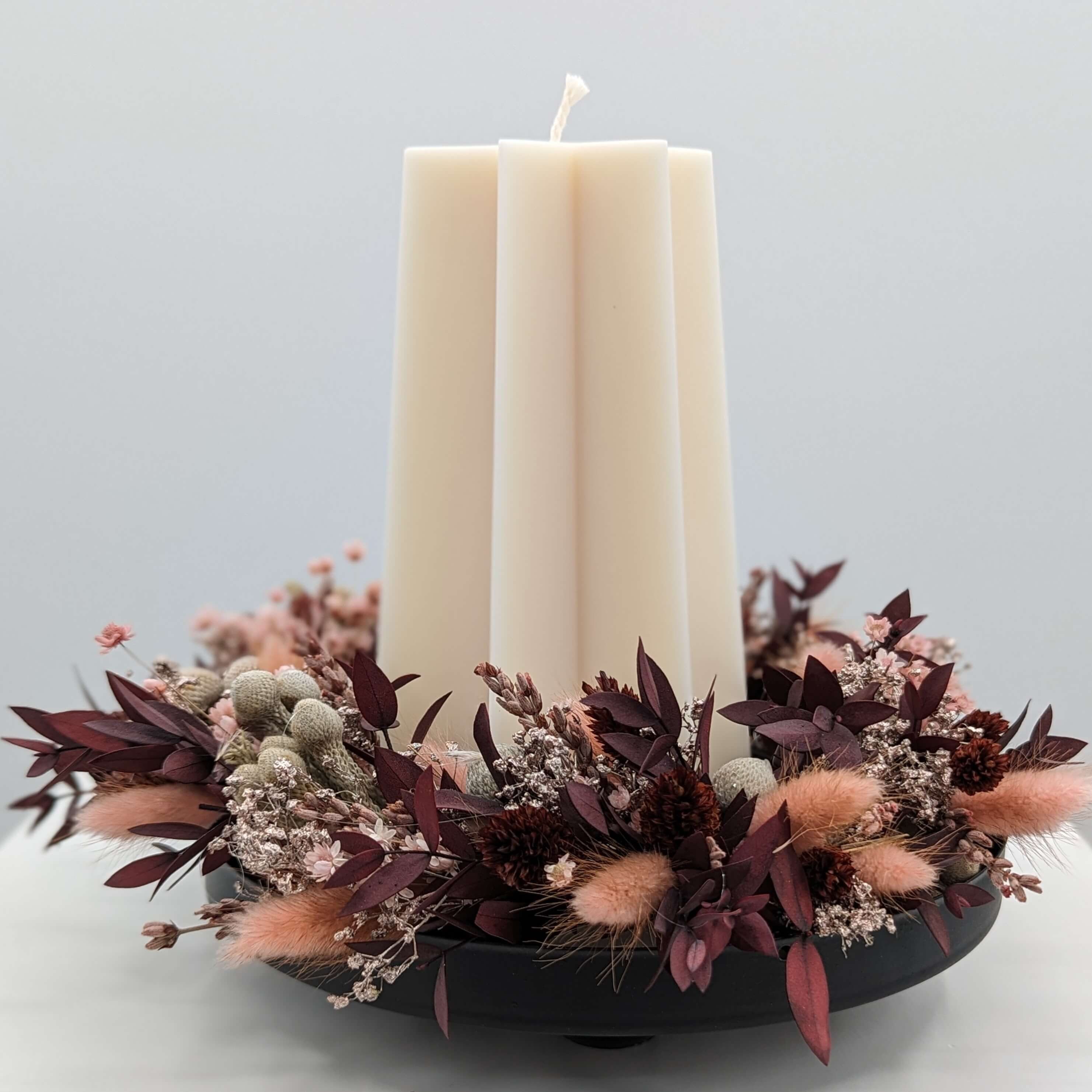 LYKKE & You Adventskranz Mit Stil in den Advent: Trockenblumen-Adventskranz in Bordeaux-Rosa