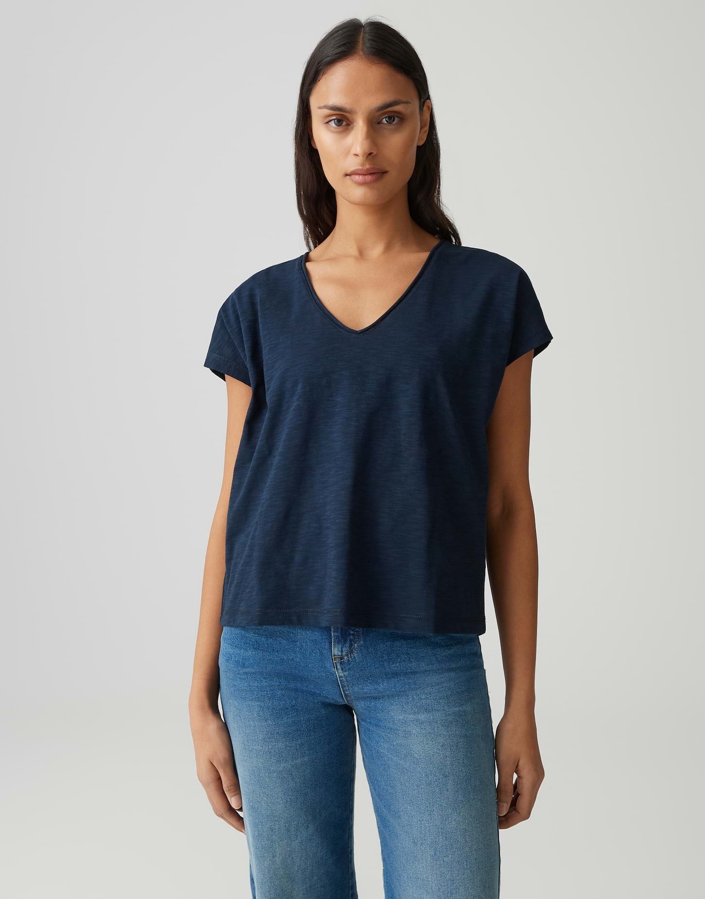 OPUS Kurzarmshirt Sidanki aus weichem Jersey mit dezenter Struktur Der überschnittene Arm sorgt für eine relaxte Silhouette