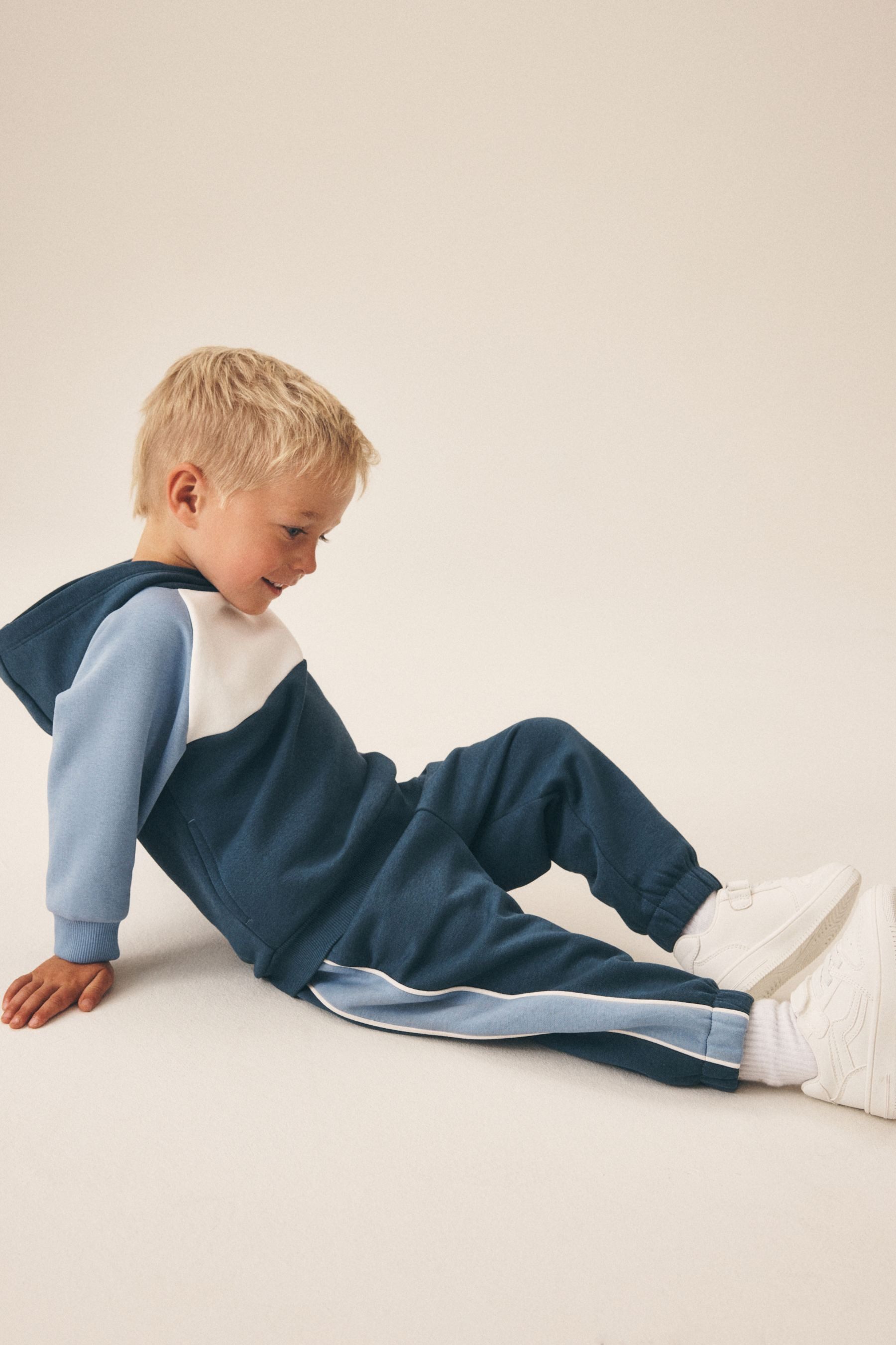 Next Sweatanzug Blockfarben-Kapuzensweatshirt und Jogginghose (2-tlg) – Bild 4 von 5