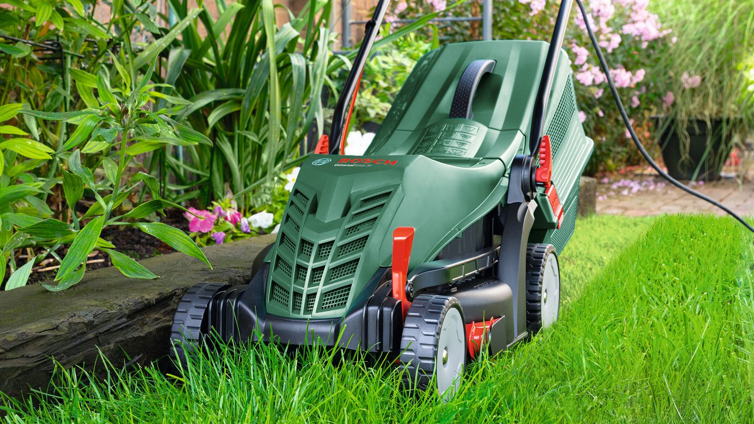 Bosch Home & Garden Elektrorasenmäher UniversalRotak 34-400, 34 cm Schnittbreite – Bild 3 von 5