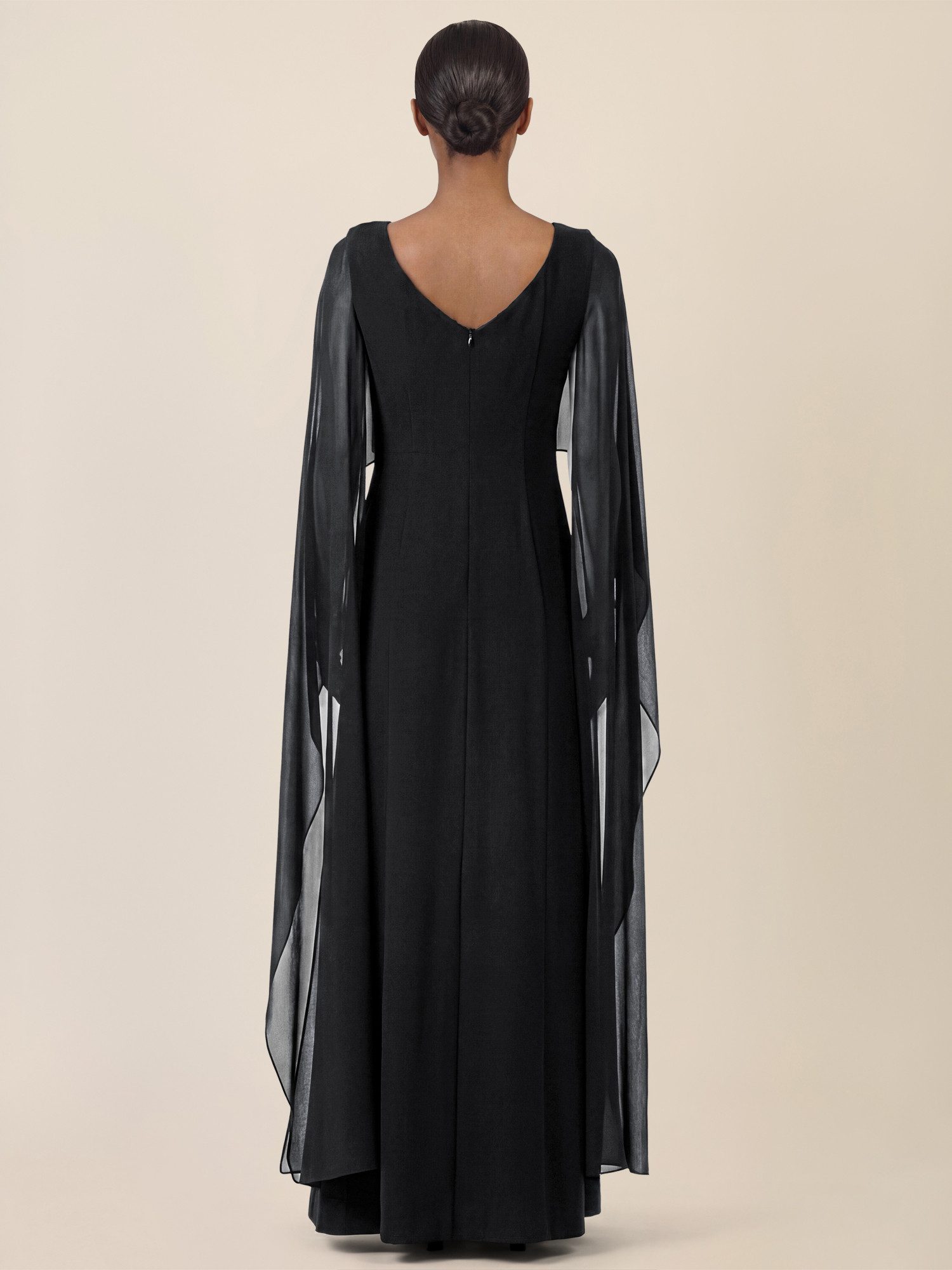 Apart Abendkleid mit Cape