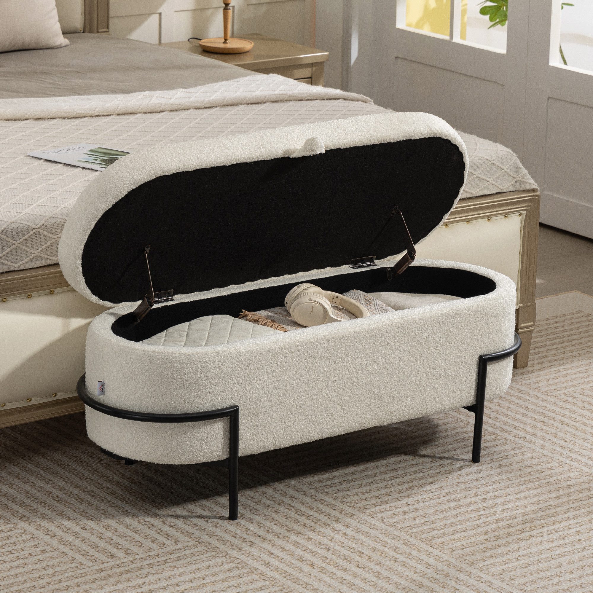 HOMCOM Sitzbank Sitztruhe mit hochklappbarem Deckel, Fleece-Optik, Truhenbank (Polsterhocker, 1-St., Aufbewahrungs-Hocker), für Wohnzimmer, Schlafzimmer, Cremeweiß