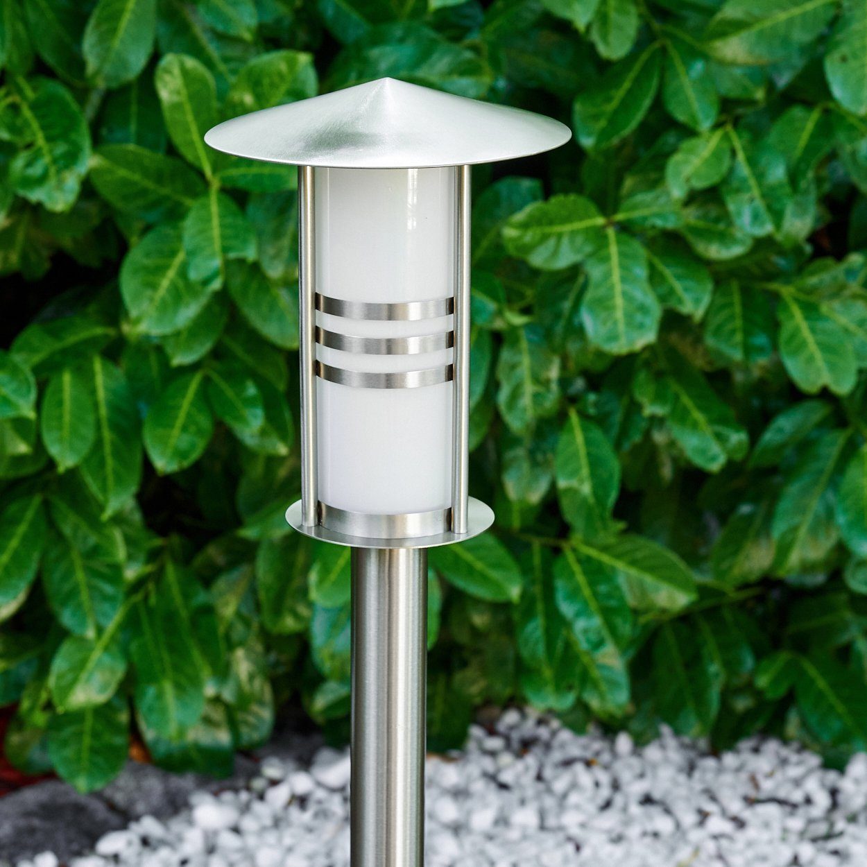 moderne 100cm, Gartenlampe hofstein IP44 Außenleuchte aus gebürstetem Milchglas, mit E27, und Edelstahl Leuchtmittel, Wegeleuchte ohne Gartenbeleuchtung »Balme« Pollerleuchte