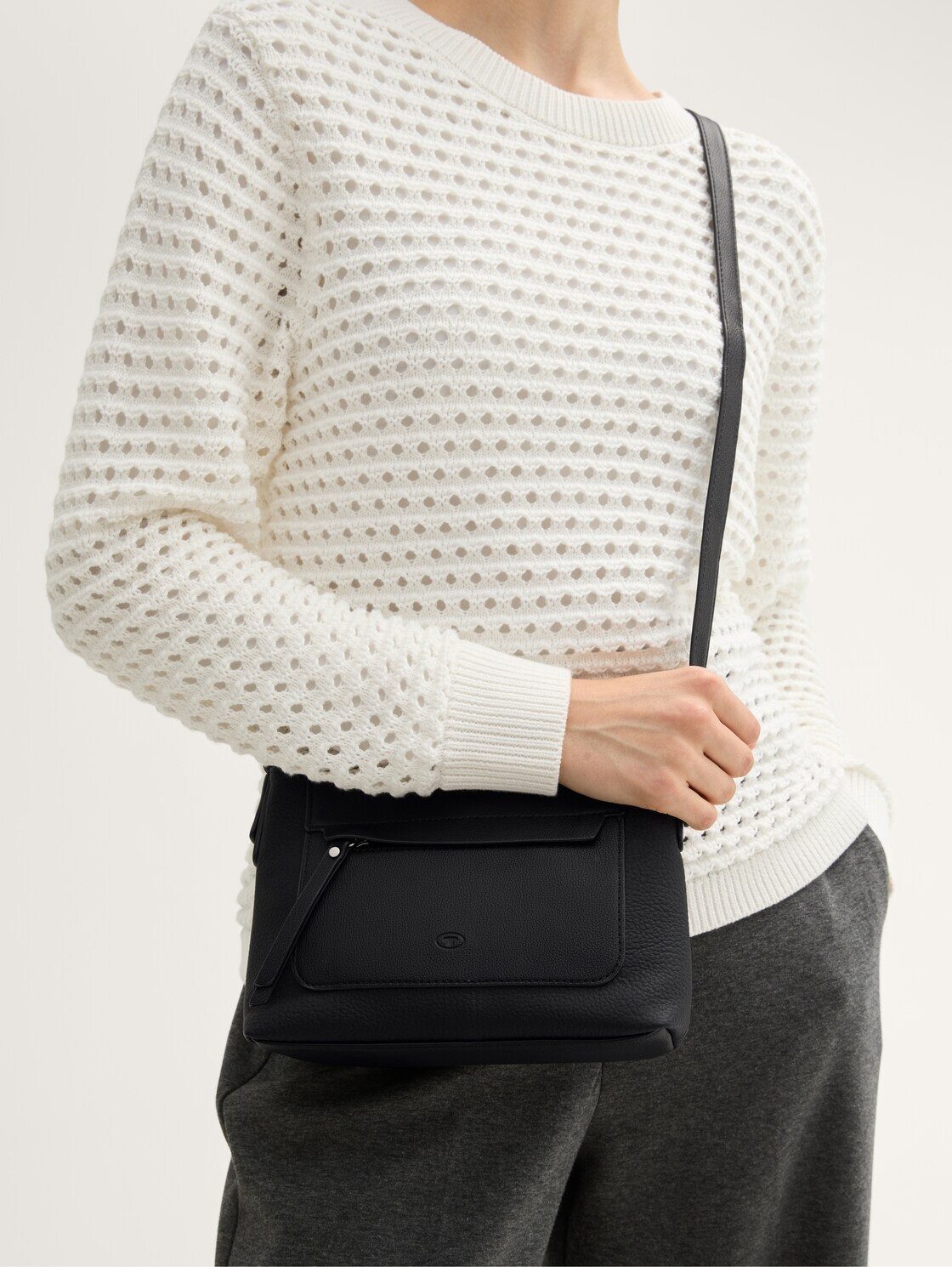 TOM TAILOR Umhängetasche Bags, TTLAREA S Umhängetasche mit Material-Mix