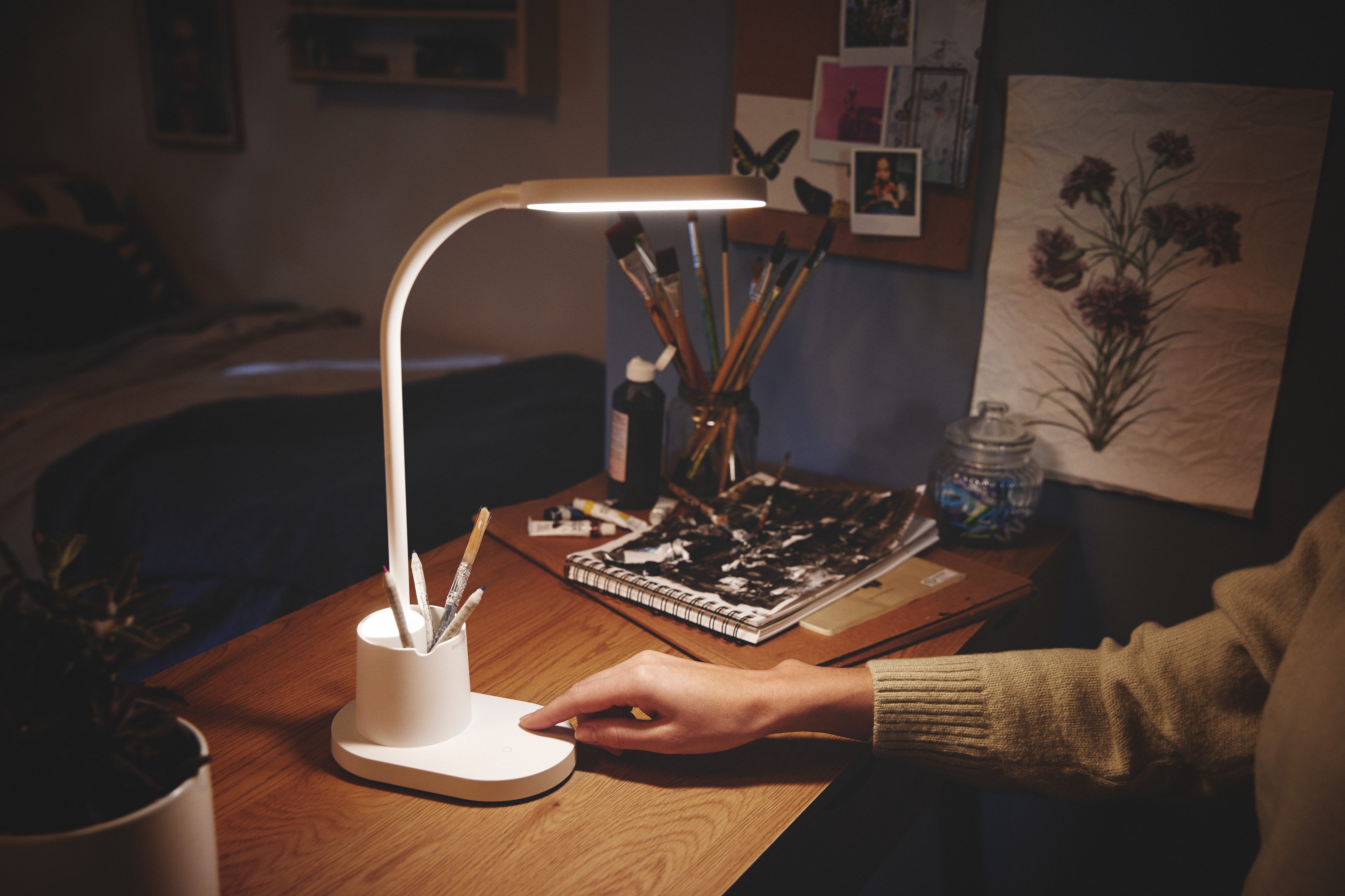 Philips LED Schreibtischlampe Bucket 7W, 3000-5700K, 200 Lumen, Akku, Touchdim, weiss, Dimmfunktion, USB-Ladefunktion, mehrere Helligkeitsstufen, LED fest integriert, warmweiß - kaltweiß