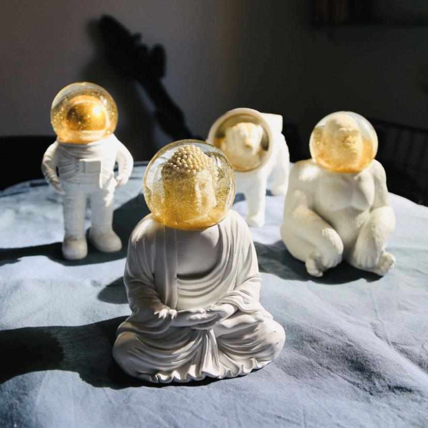 Donkey Products Dekofigur Donkey Summerglobe - The White Buddha