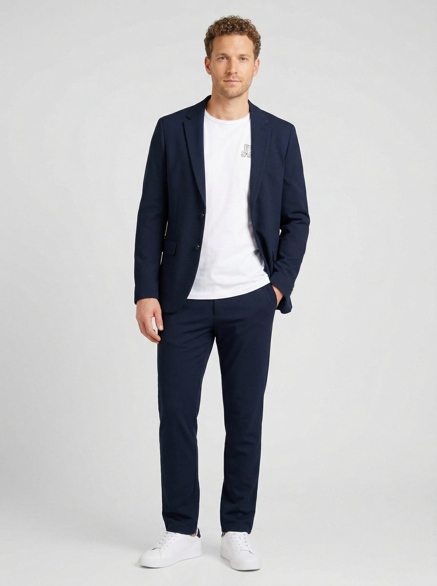 Zum Outfit 12