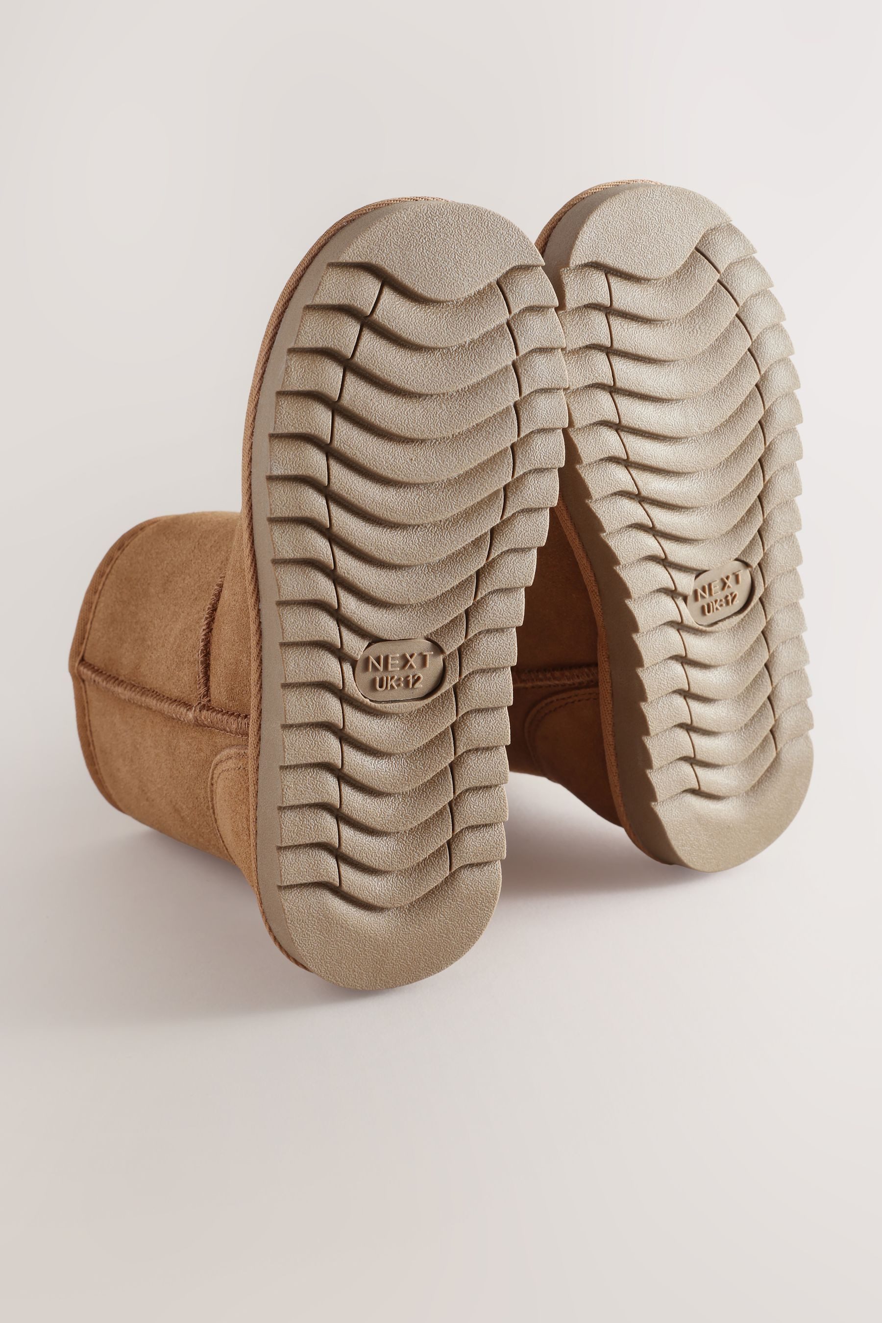 Next Hohe Schlupfstiefel aus Veloursleder Schlupfboots – Bild 4 von 5