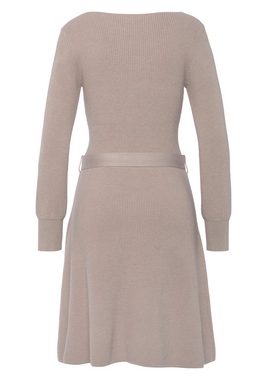 LASCANA Strickkleid (mit Bindegürtel) und V-Ausschnitt, Herbst- Winterkleid, casual-elegant