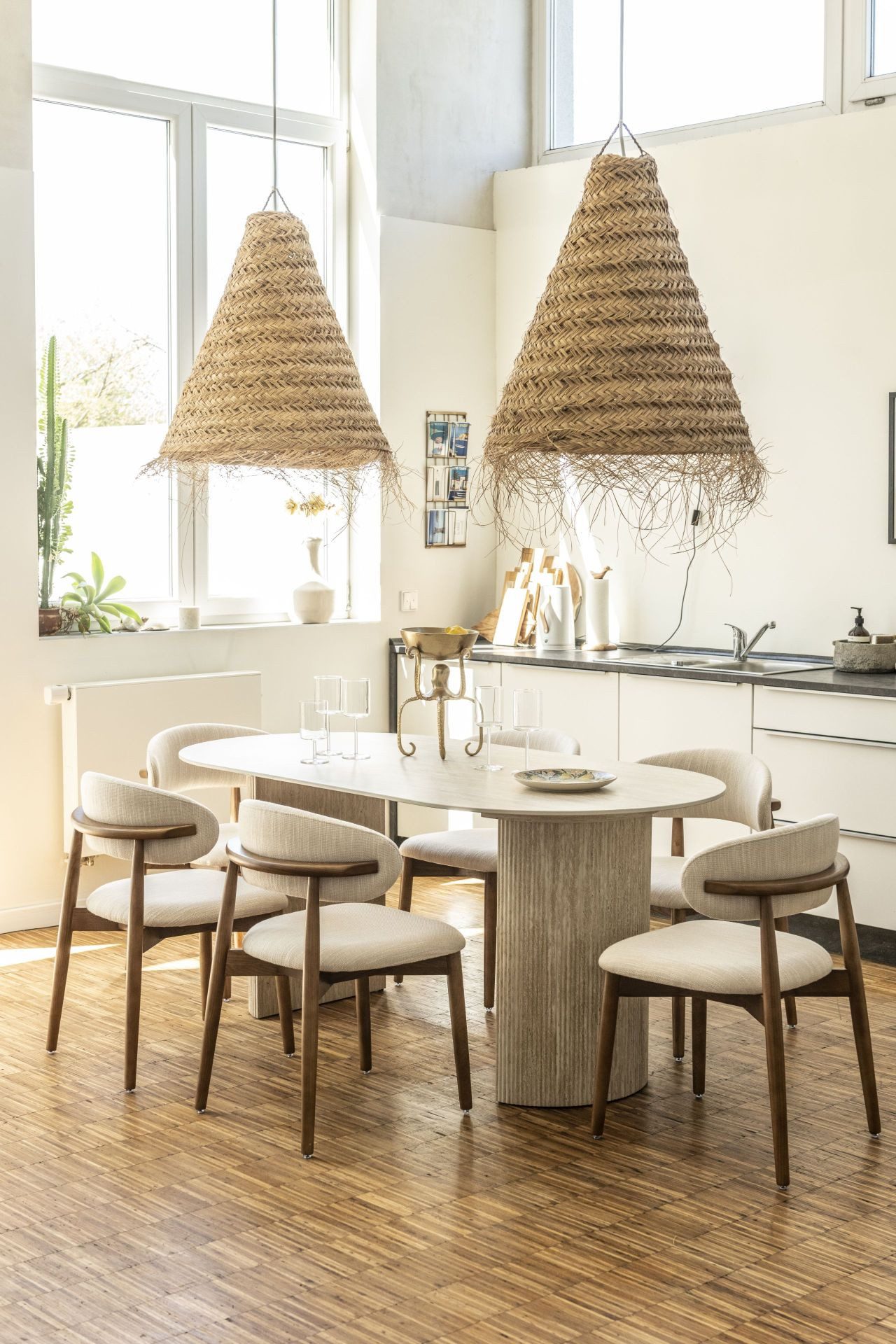 Vintagehaus Essgruppe Essgruppe Travertin Tisch Arch 180 + 4 oder 6 Stühle Linea montiert