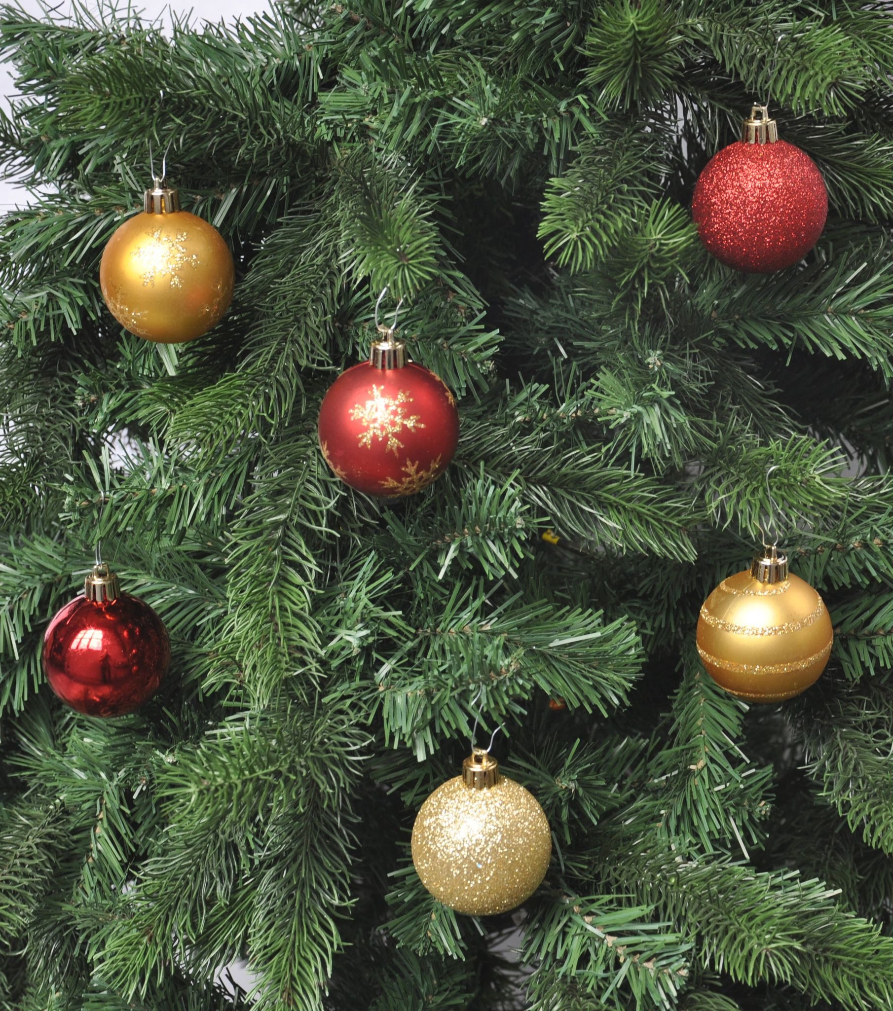 JACK Christbaumschmuck 64x Kunststoff Christbaumkugeln Ø 6cm Baum Kugeln inkl. Aufhänger, Mit praktischer Aufbewahrungsbox, Optik: matt / glänzend / glitzernd – Bild 3 von 5
