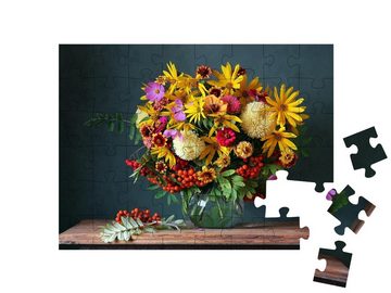 puzzleYOU Puzzle Strauß mit Gartenblumen und Ebereschenzweigen, 48 Puzzleteile, puzzleYOU-Kollektionen Flora, Blumen, Blumen-Arrangements