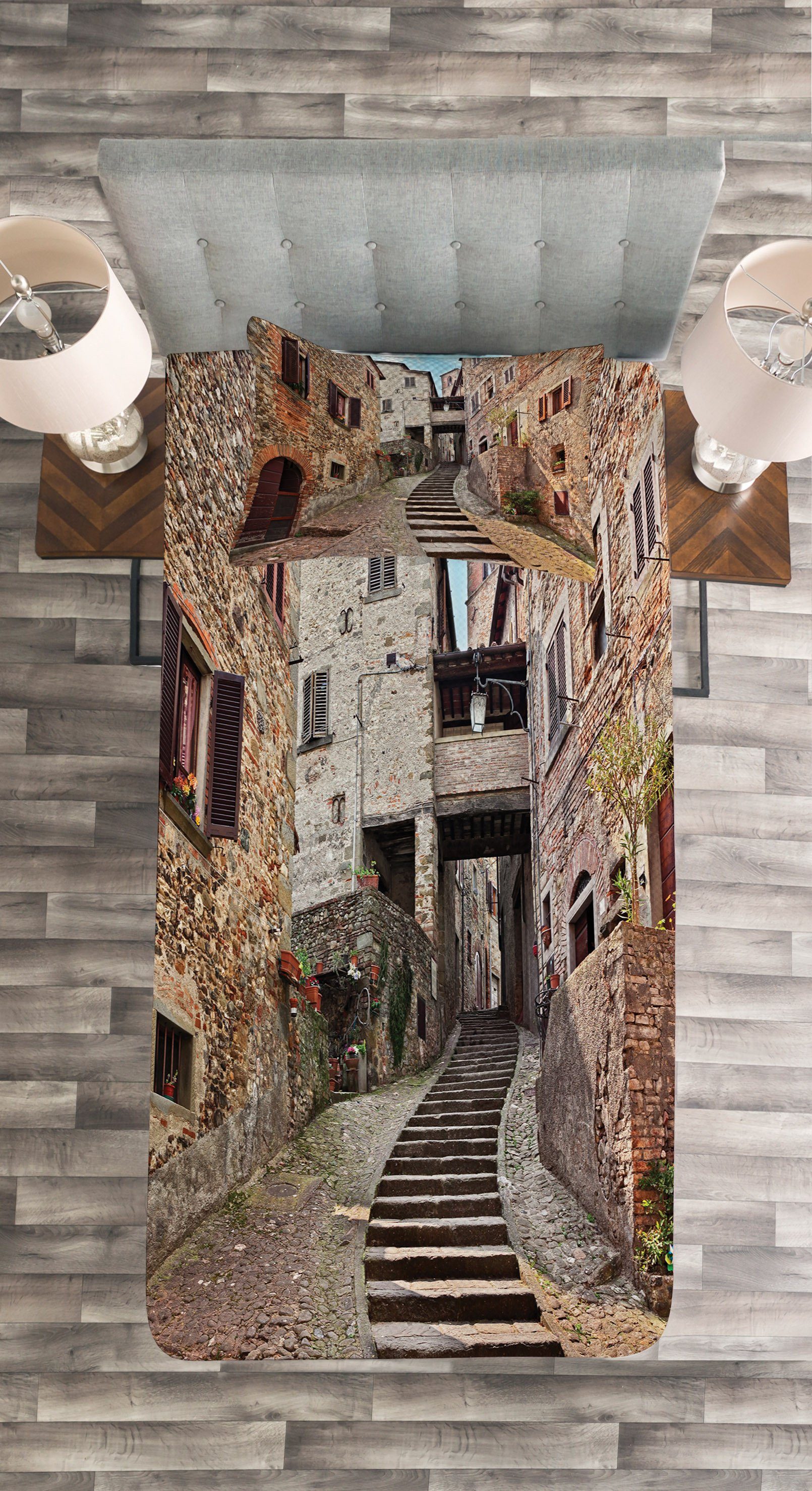 Tagesdecke Set mit Kissenbezügen Waschbar, Abakuhaus, Häuser Alte Arezzo Stadt Anghiari