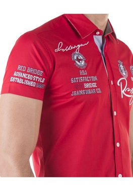 RedBridge Kurzarmhemd Irvine im Slim Fit-Schnitt mit Stickerei