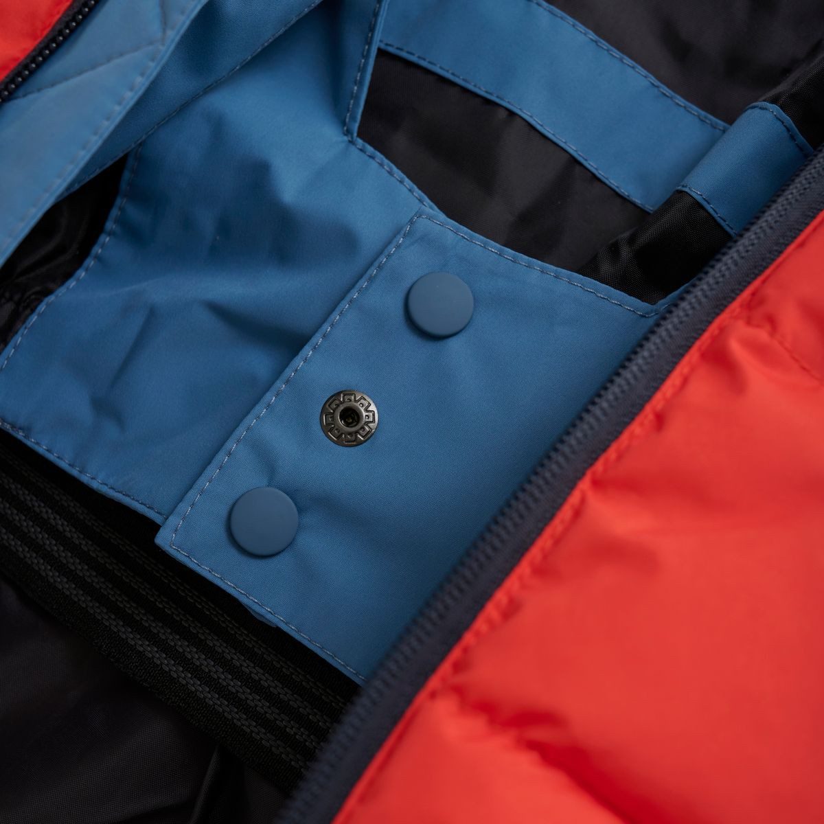 COLOR KIDS Skijacke Ski Jacket Quilt & Colorblock 742287 Warme, strapazierfähige Skijacke für Jungen, ideal für alle