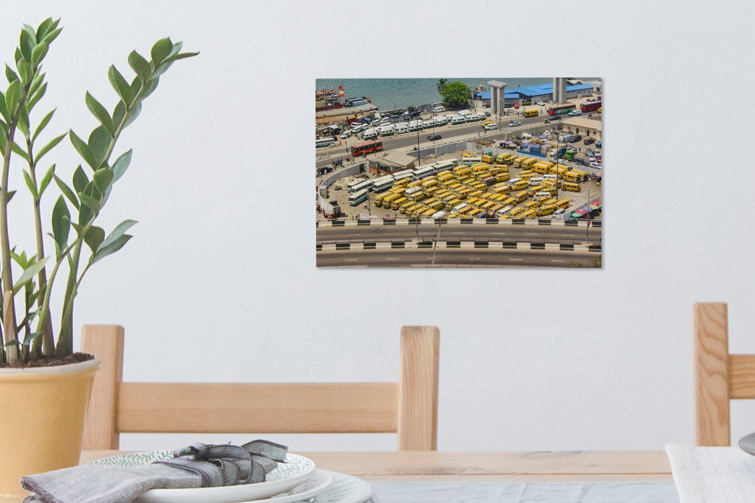 OneMillionCanvasses® Leinwandbild Lagos - Stadt, cm (1 Leinwandbilder, Aufhängefertig, - Wanddeko, St), Wandbild Bus 30x20
