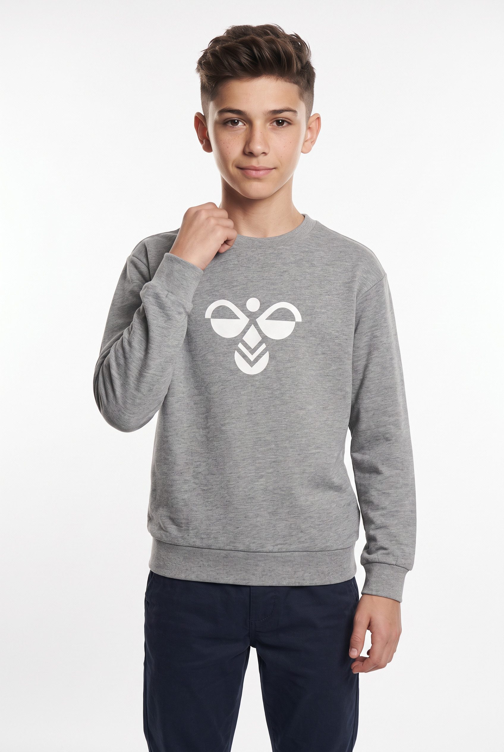 hummel Sweatshirt HMLJR REG TUKAS SWEATSHIRT sportlicher Stil, mit Logo-Druck und seitlichen Winkeln