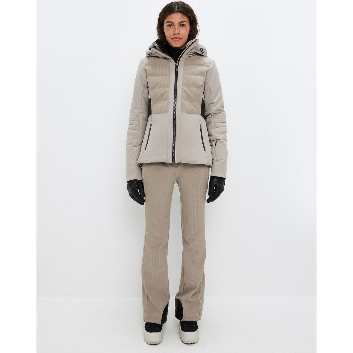 8848 Altitude Skijacke Clarice Cord Ski Ja Jacket Clarice Cord Ski Jacket – Sportliche Eleganz mit taktiler Haptik und