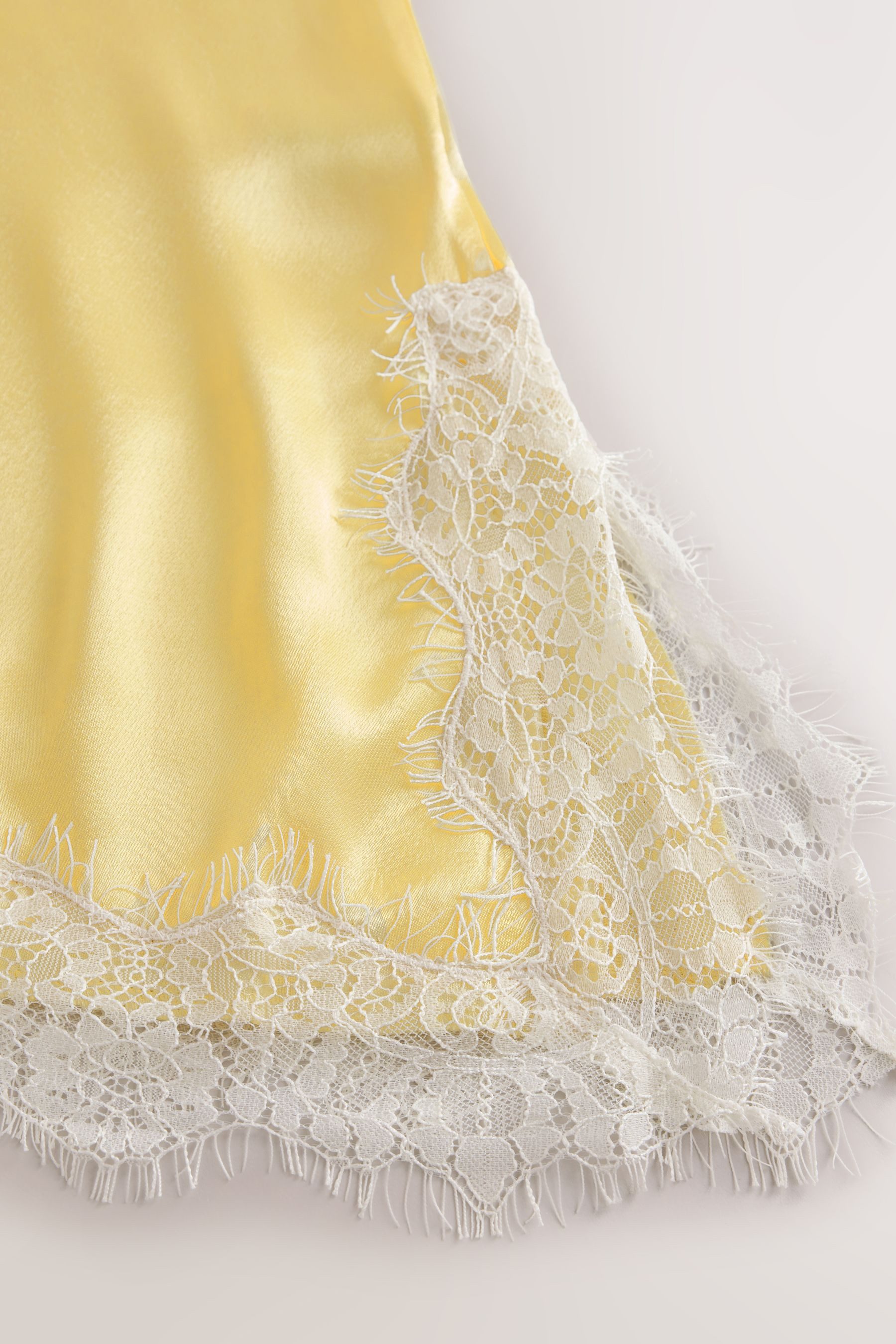 Next Trägertop Asymmetrisches Trägertop aus Satin mit Spitze (1-tlg)
