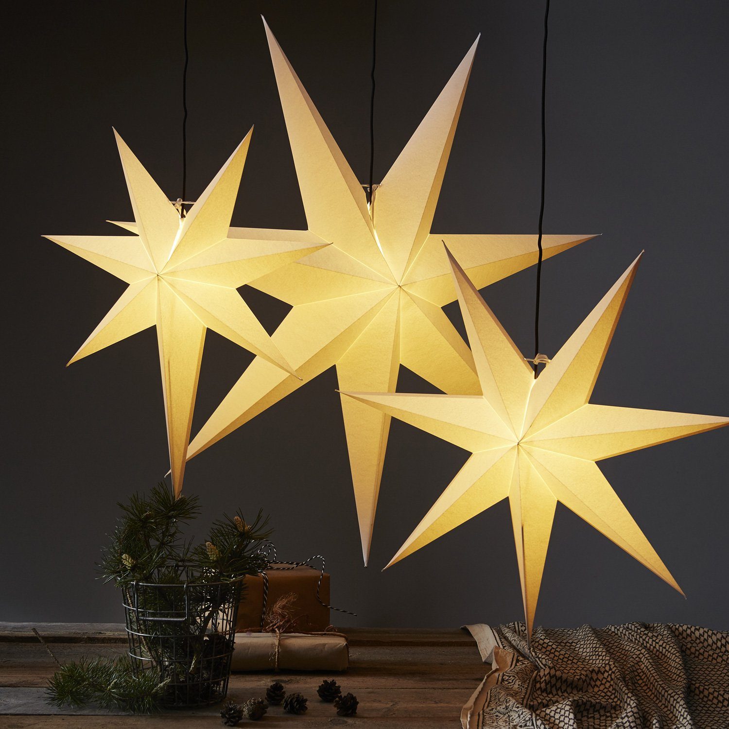 STAR TRADING LED Stern hängend 7-zackig 55cm weiß Faltstern Kabel Papierstern mit Leuchtstern