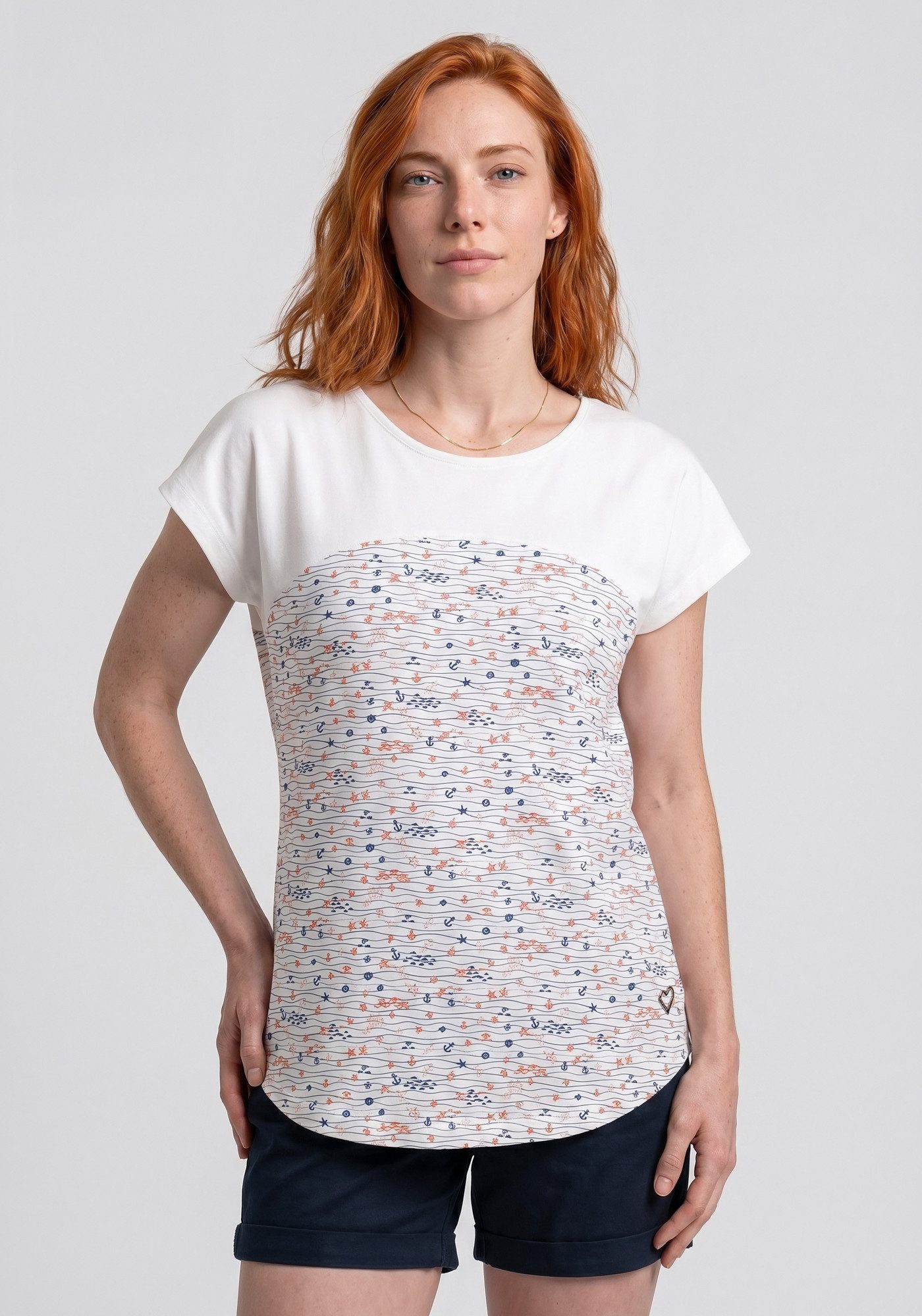 Alife & Kickin Rundhalsshirt FridaAK B vielseitiges Basic-Shirt mit Herzaufnäher und rundem Saum