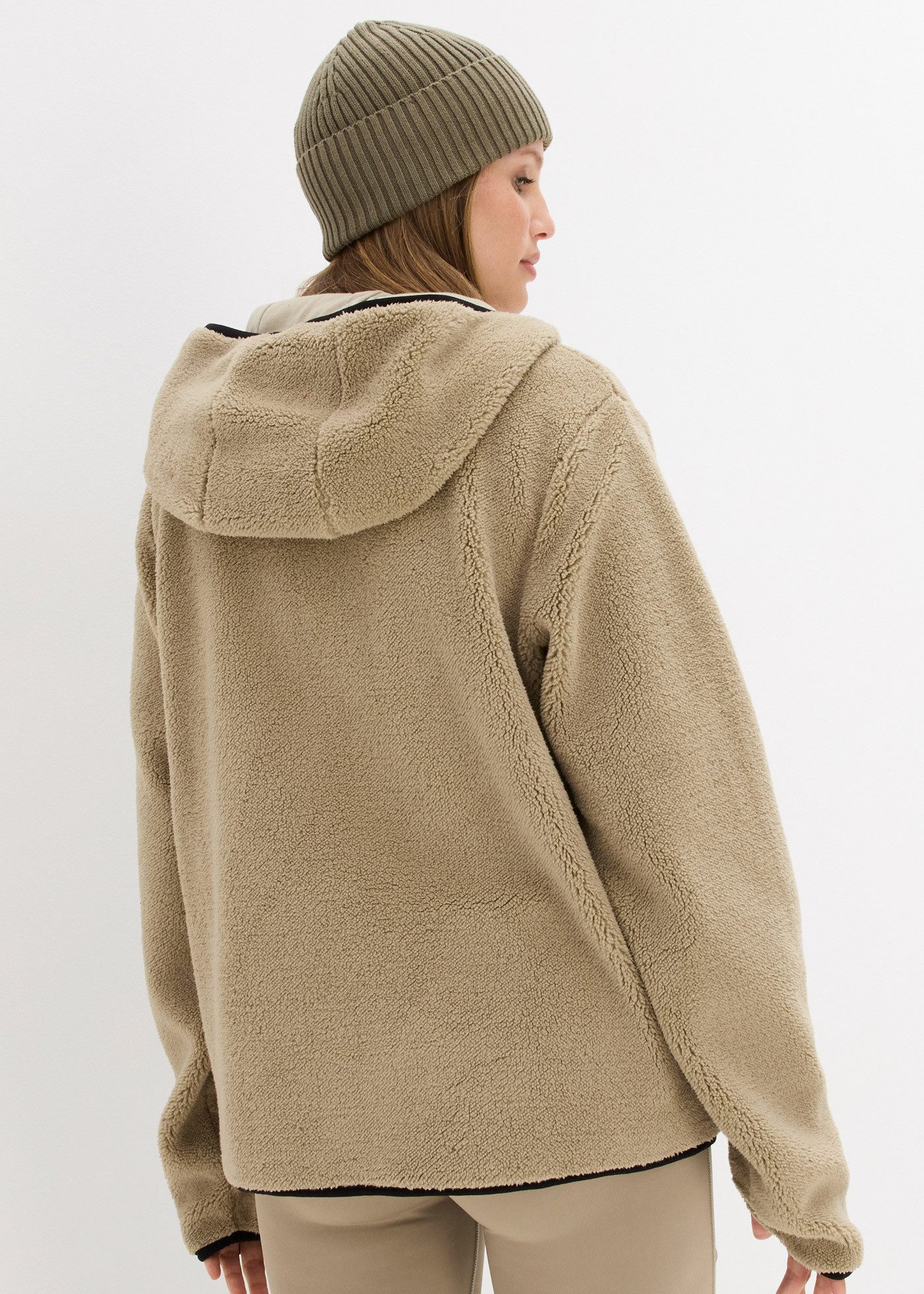 bonprix Fleecejacke mit Kapuze, aus Teddy-Fleece, lässige Passform, mit Stehkragen