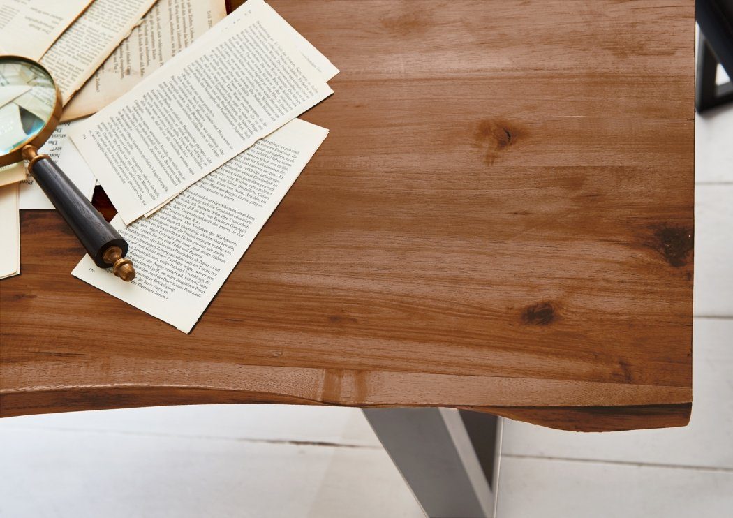 SAM® Baumkantentisch Memphis, massives Akazienholz, natürliche Baumkante, Metallgestell U-Form