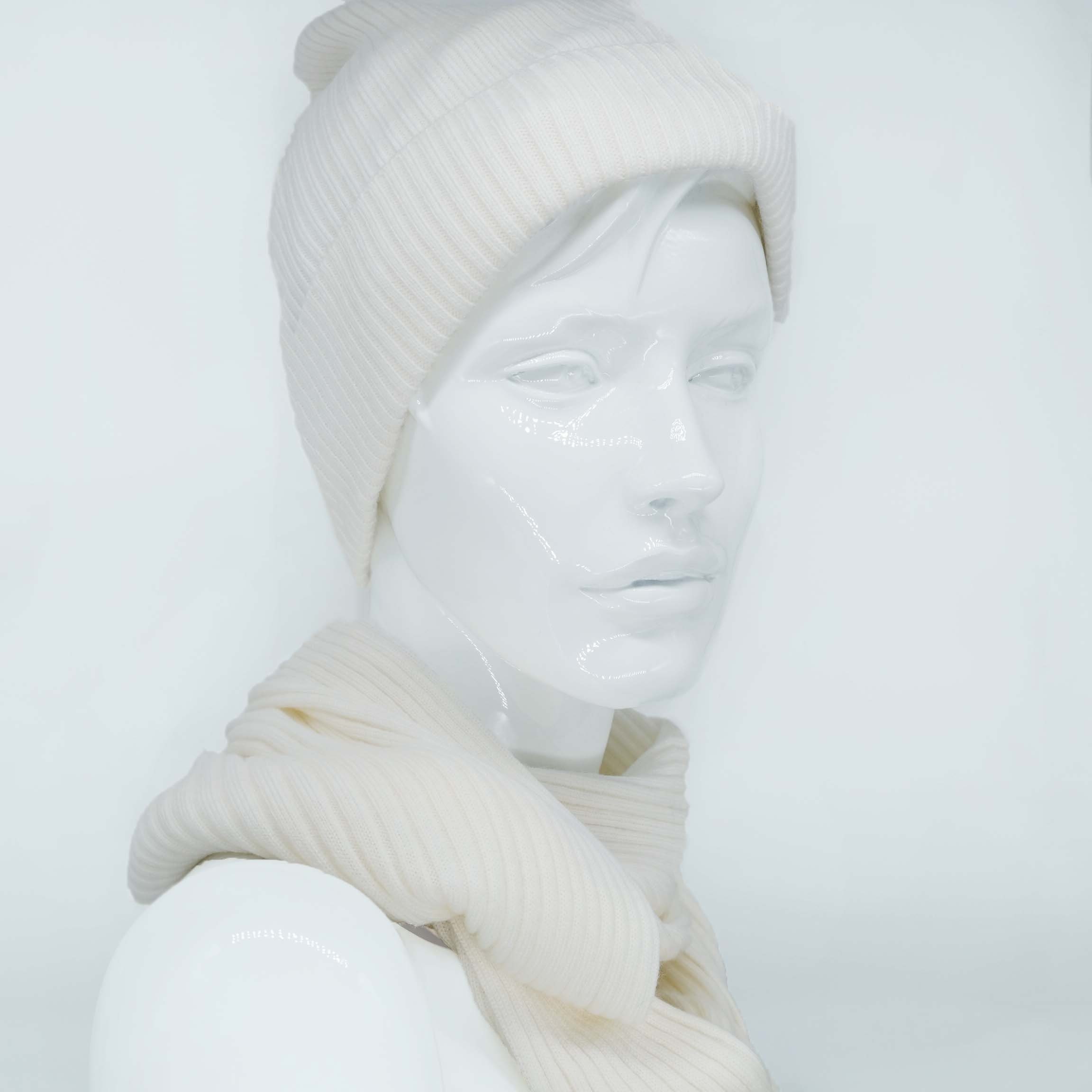 BEAZZ Mütze & Schal Wintermütze & Schal Damen SET - 100% WOLLE Merino (Spar-Set, 2-teilig) Feinstrick, warm und weich