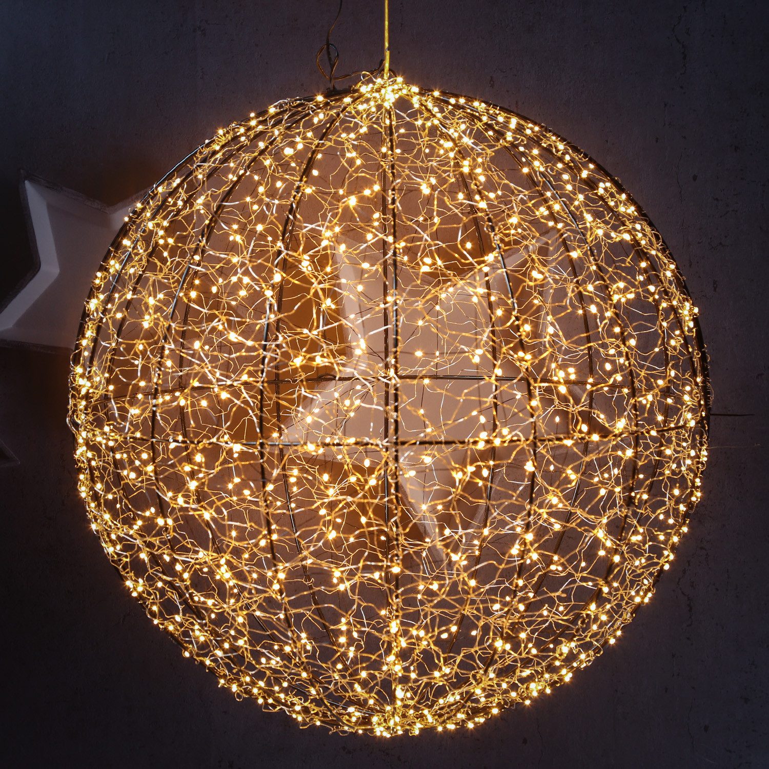 Seasonals LED Kugelleuchte LED Drahtkugel Leuchtkugel 58cm 960LED Lichtkugel für Innen Außen, LED Classic, ultra-warmweiß / bernstein (1800K bis 2100K)