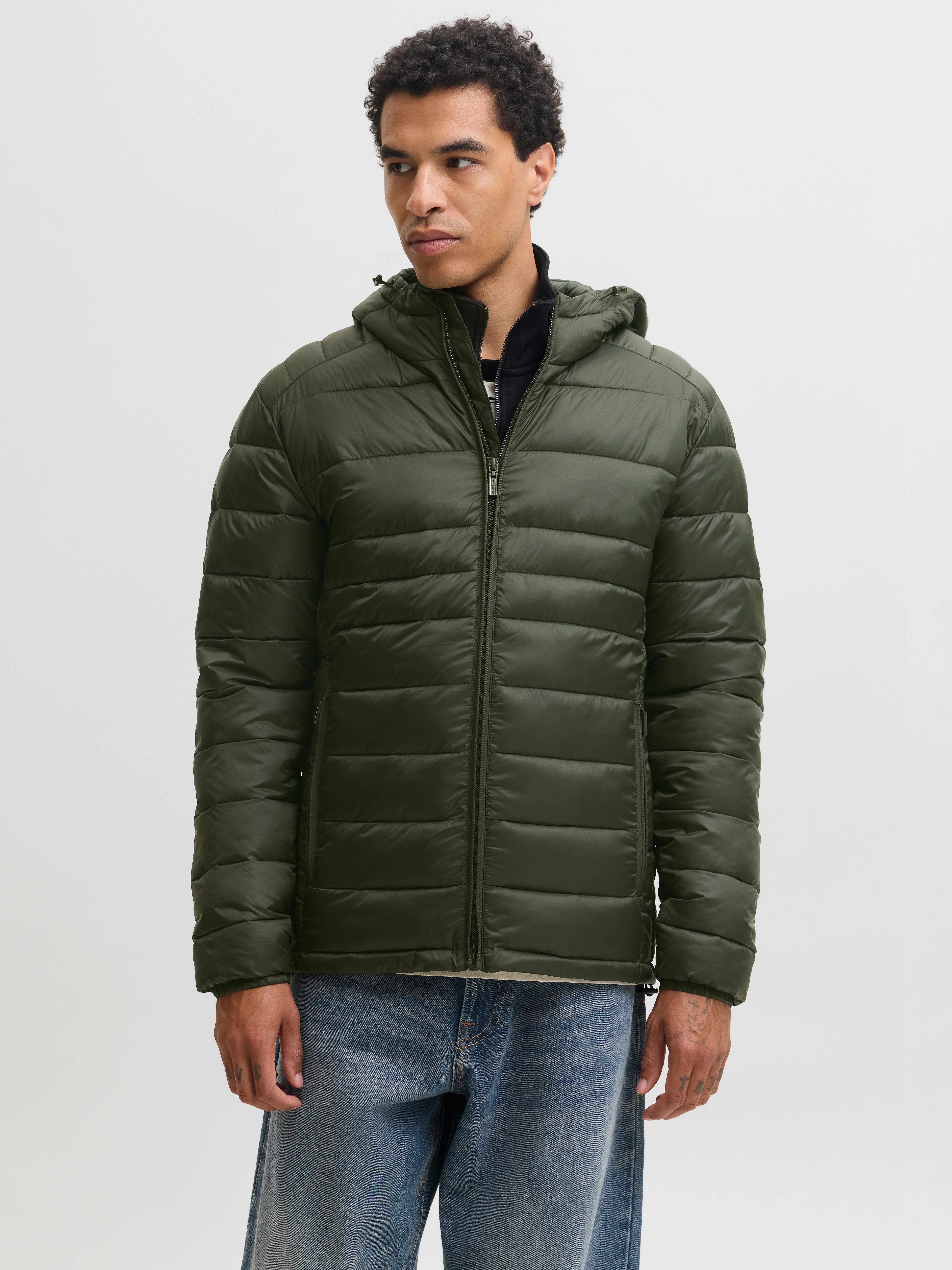 Jack & Jones Steppjacke JJEKINGSLEY LIGHT PUFFER HOOD NOOS Kunstfaser, mit Kapuze