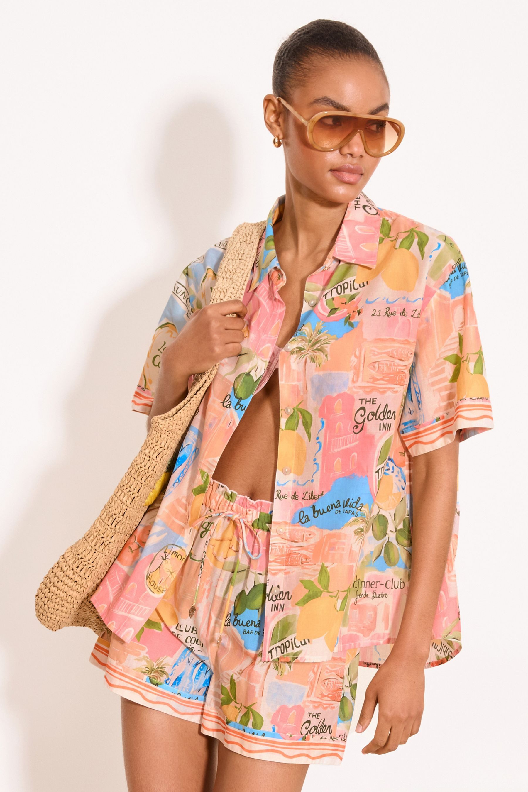 LIPSY Strandshirt Lipsy geknöpftes Cover-up-Strandhemd mit Kragen (1-tlg)