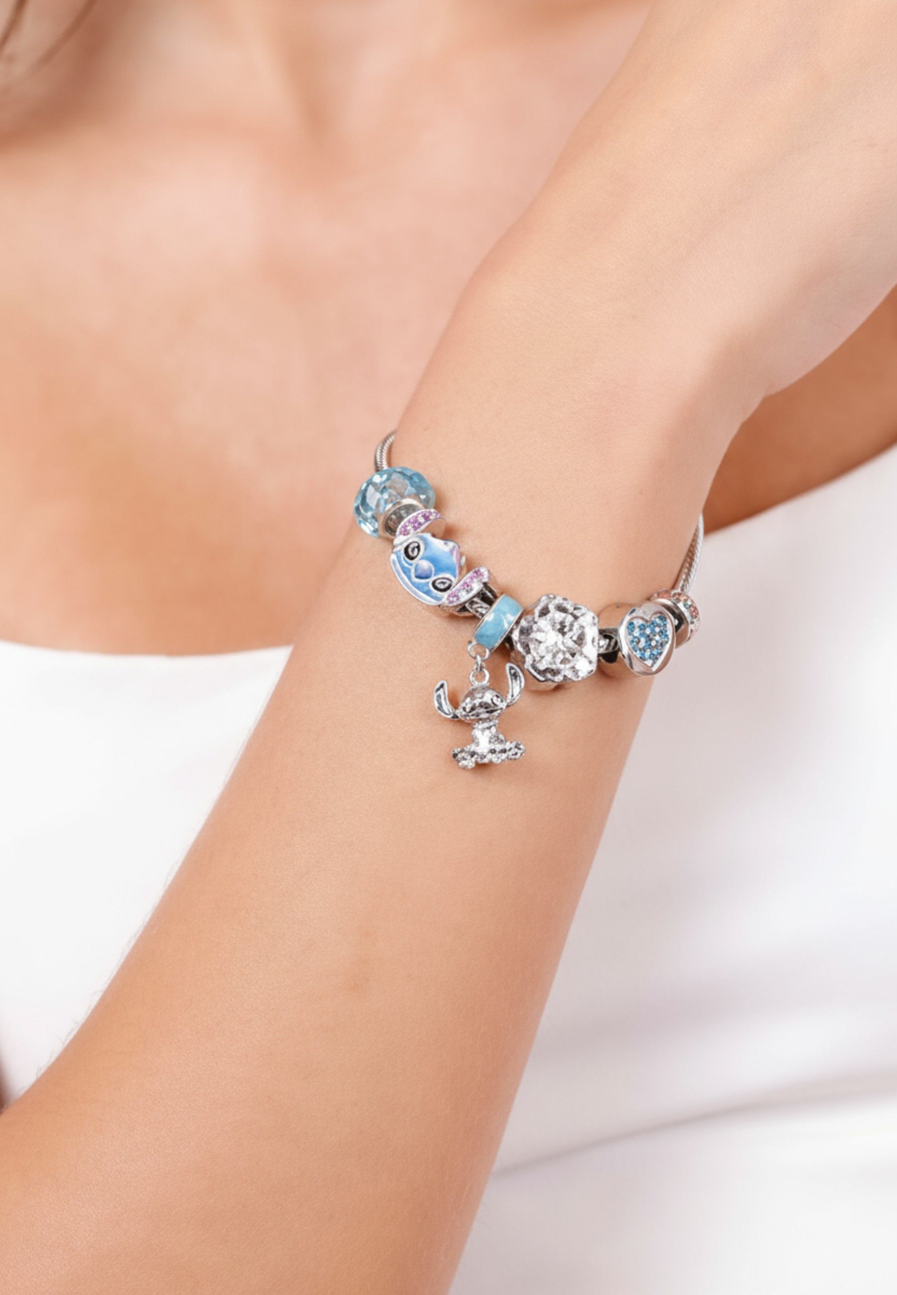 Disney Armband Versilbertes Stitch Charm-Armband (Set)