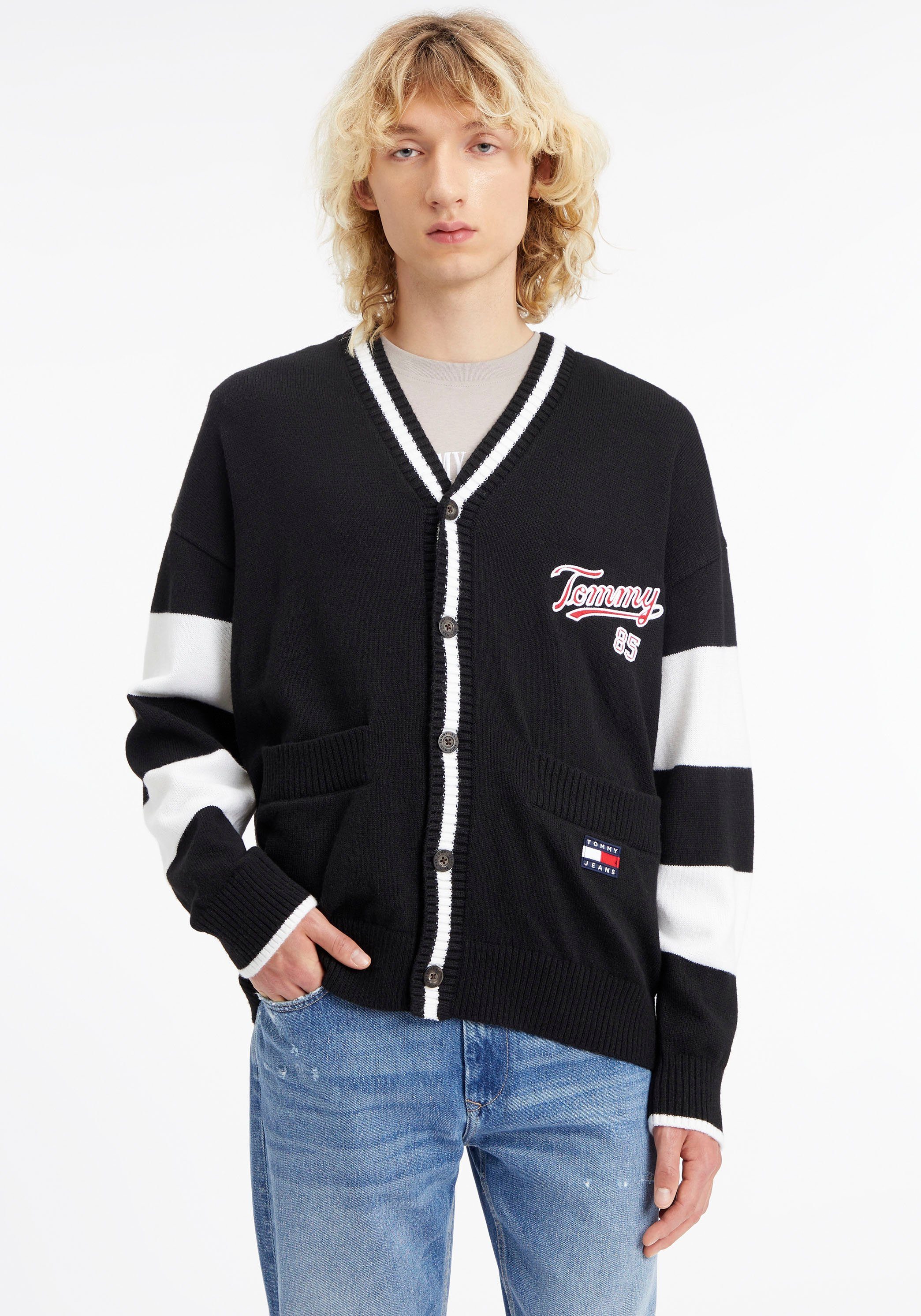 Tommy Jeans Sweatshirt TJM OVSZ COLLEGE 85 CARDI mit Logostickereien