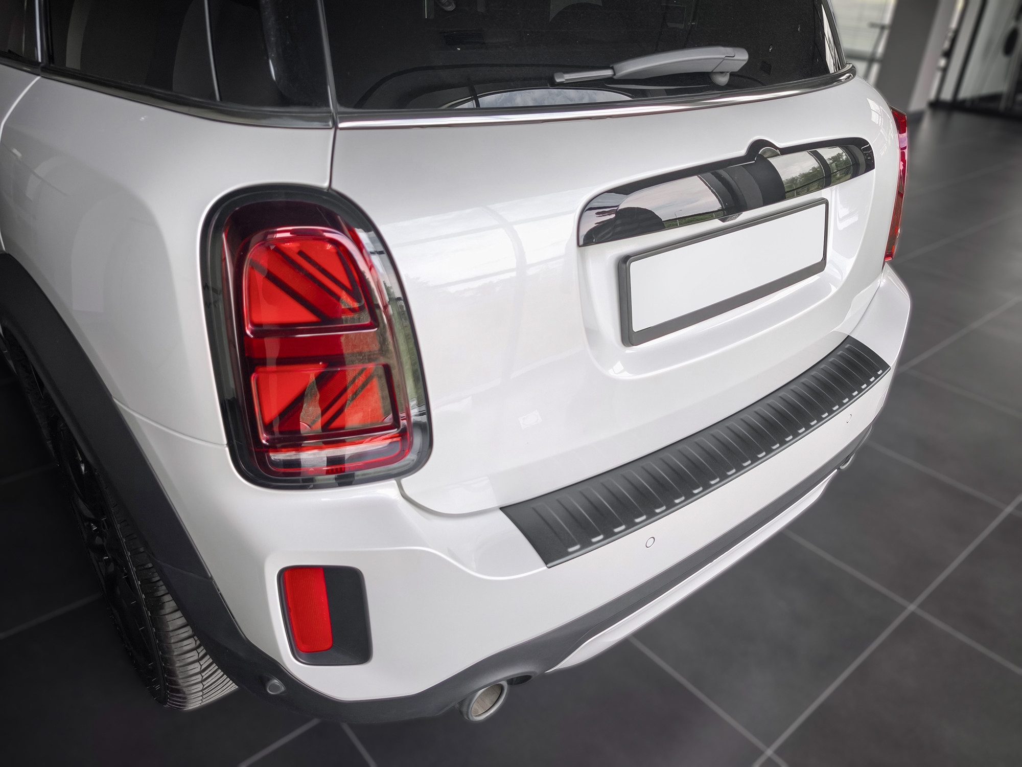 tuning-art Ladekantenschutz L3170 Edelstahl passgenau für Mini Countryman F60 Facelift 2020-2023