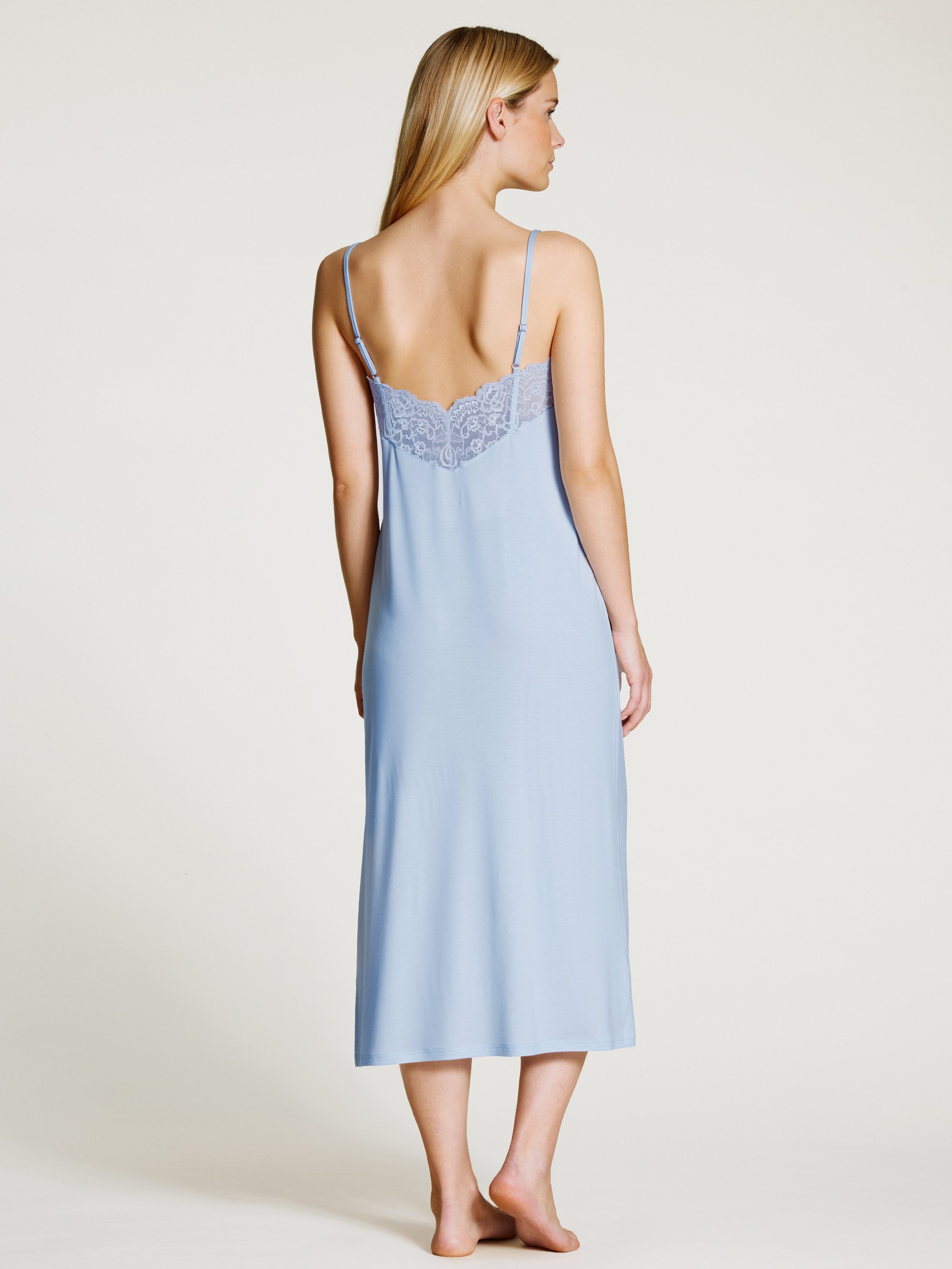 CALIDA Nachthemd Elegant Dreams Damen (1-tlg) mit Spaghettiträger, spitzenverzierter V-Ausschnitt, weich, L: 125cm