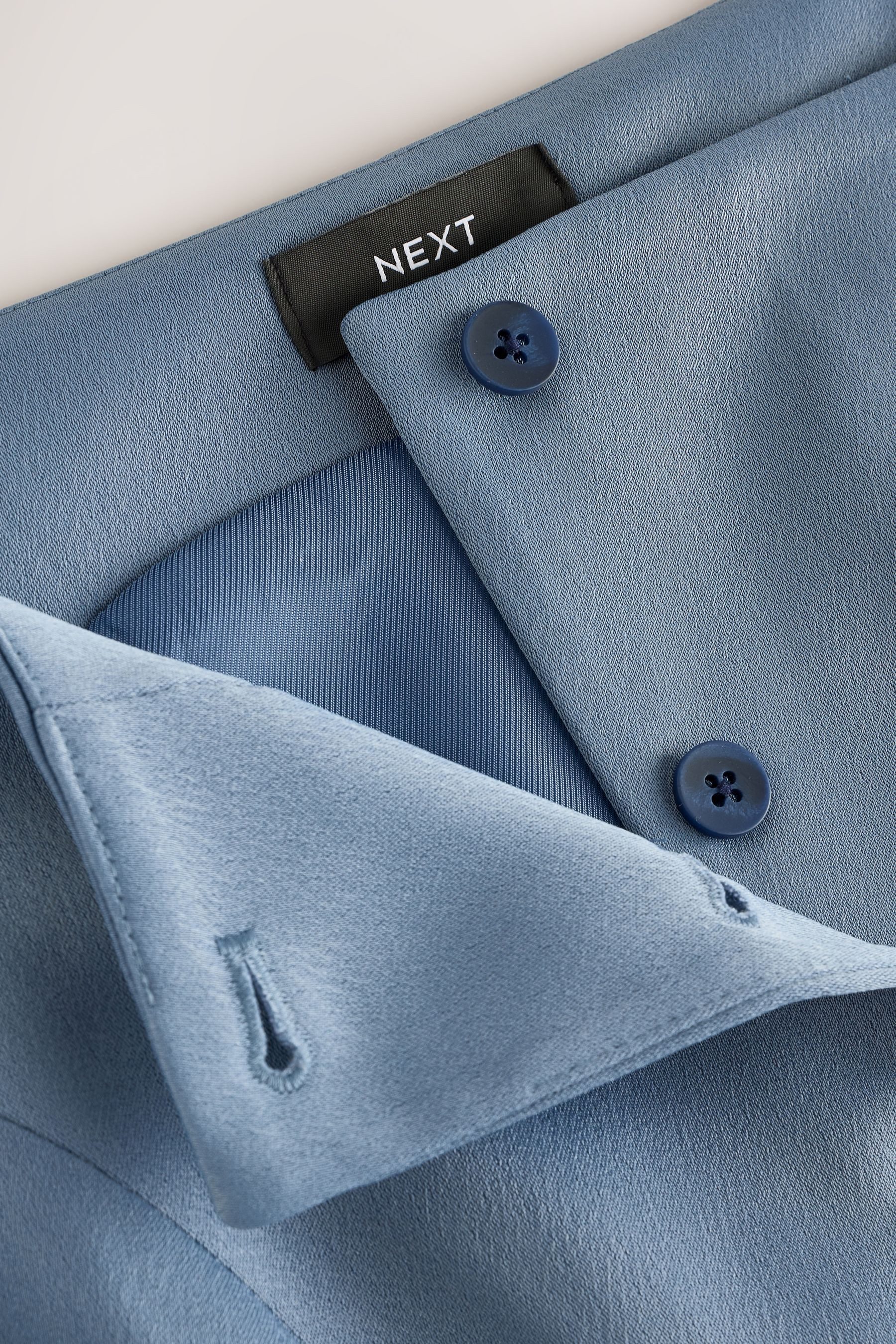 Next Anzugweste Satinweste mit Knopfleiste und eckigem Ausschnitt (1-tlg)