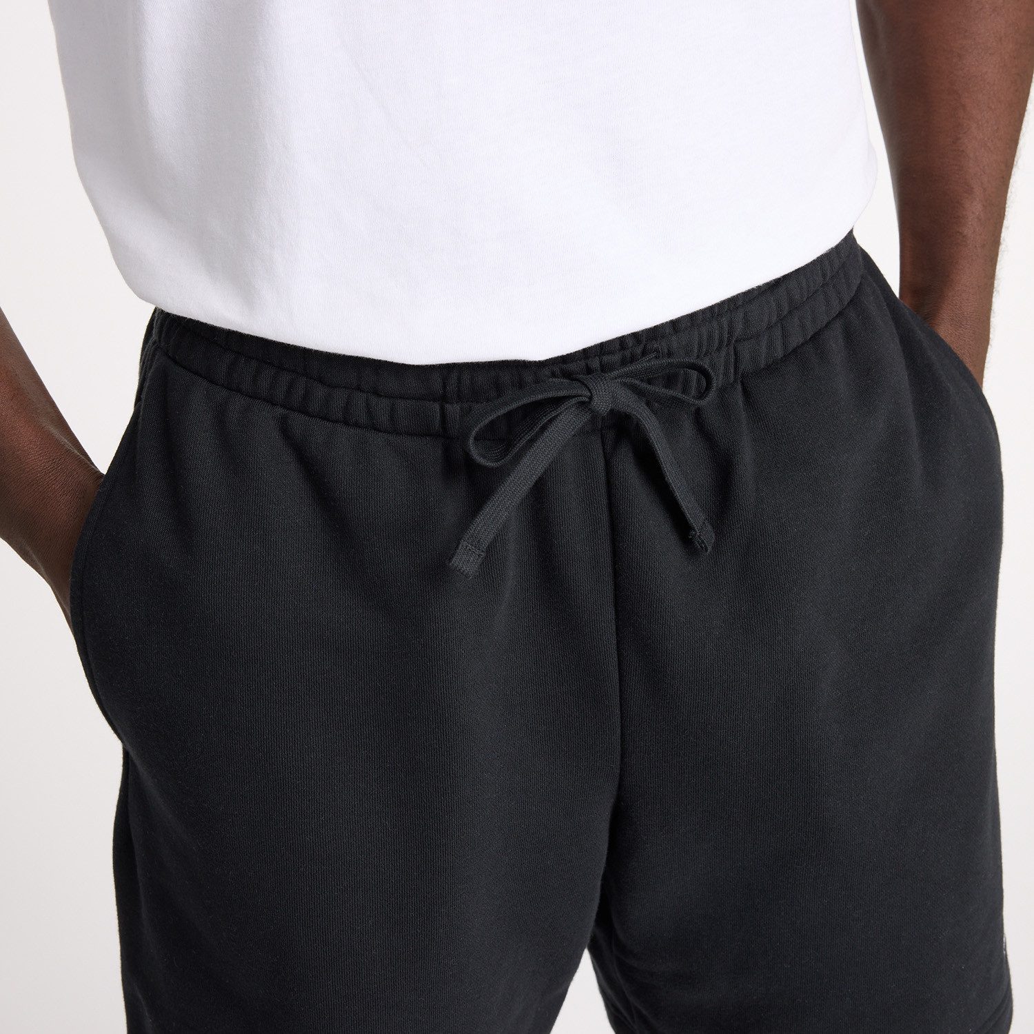 New Balance Sweatshorts Sport Essentials French Terry Short 7" mit Eingrifftaschen und Gesäßtasche, aus weichem French-Terry-Material