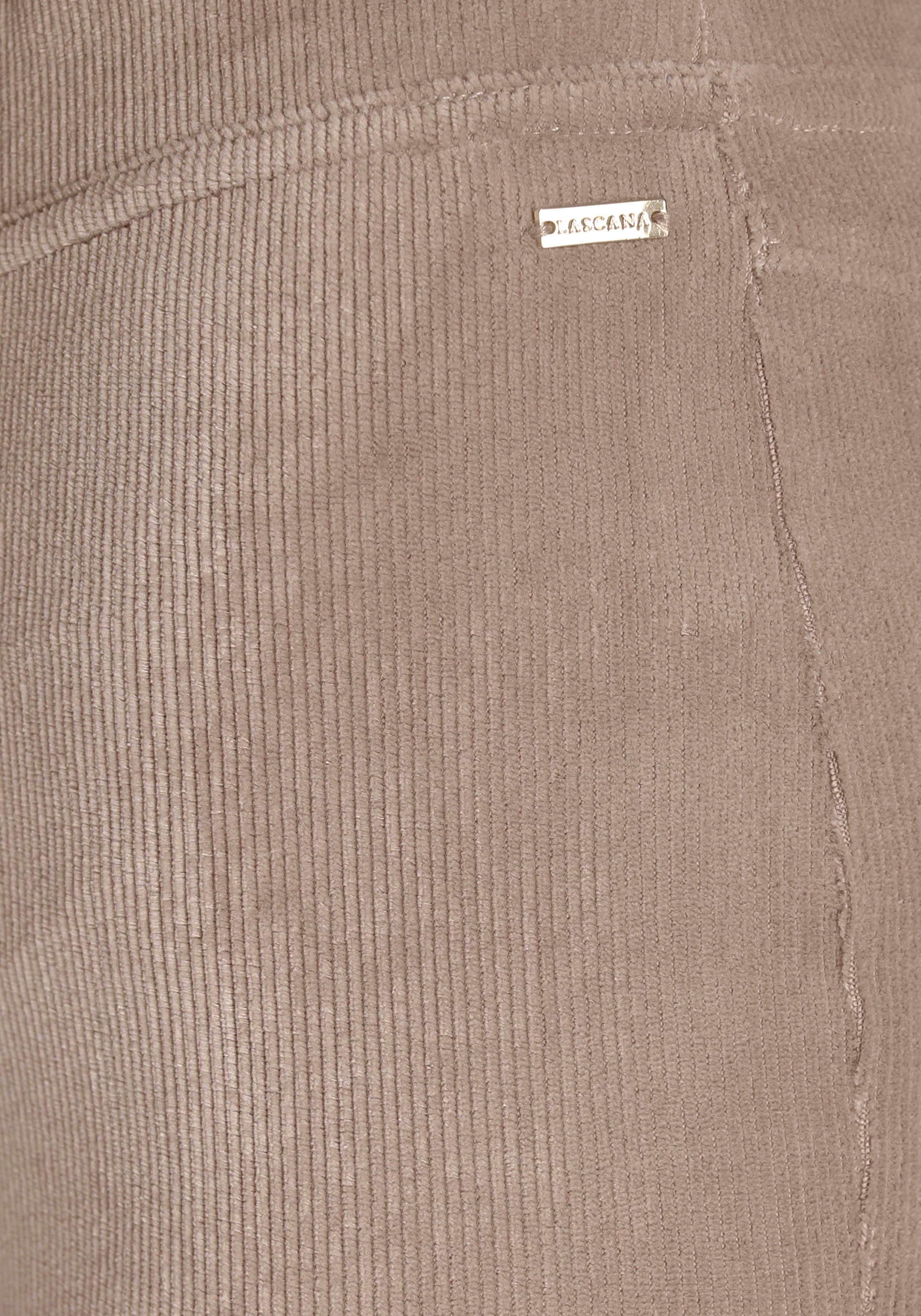 aus Material taupe weichem LASCANA Jazzpants Loungewear in Cord-Optik,